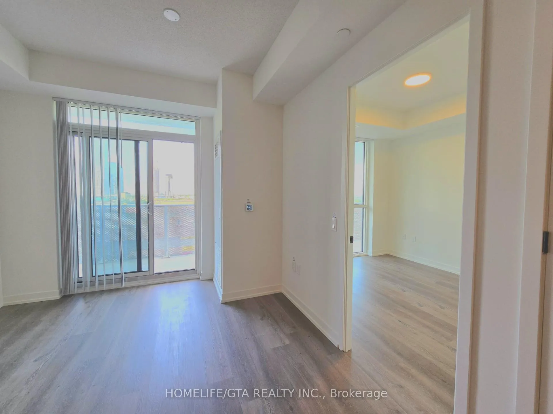 Photo 15 of Unit 909, 28 Interchange Way, Vaughan, Vaughan Corporate Centre — HOMEH