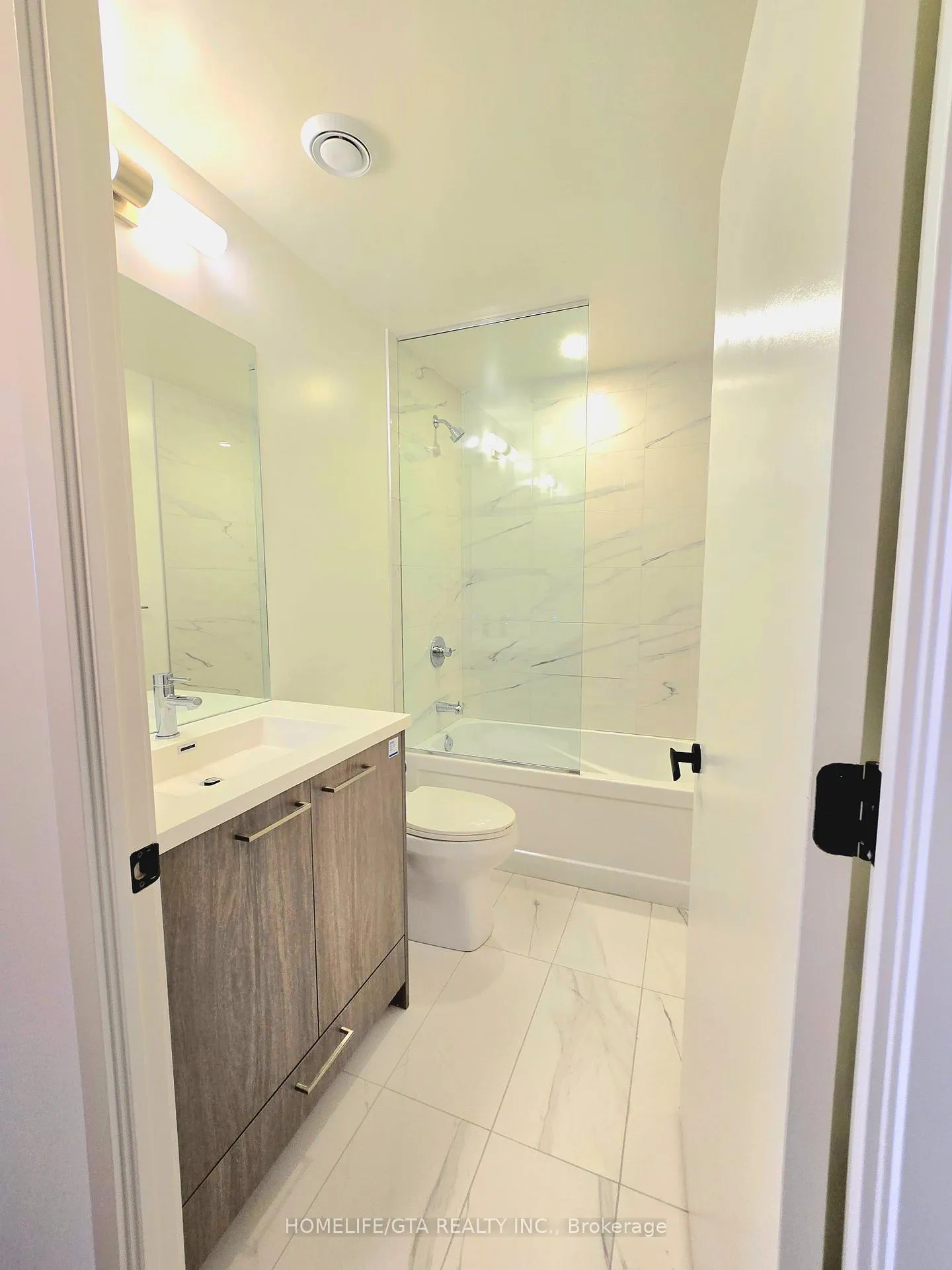 Photo 16 of Unit 909, 28 Interchange Way, Vaughan, Vaughan Corporate Centre — HOMEH