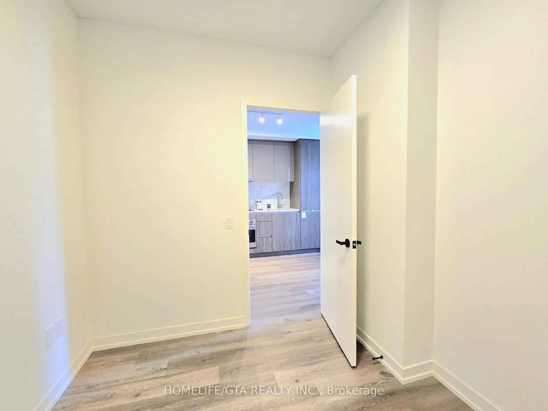 Photo 17 of Unit 909, 28 Interchange Way, Vaughan, Vaughan Corporate Centre — HOMEH
