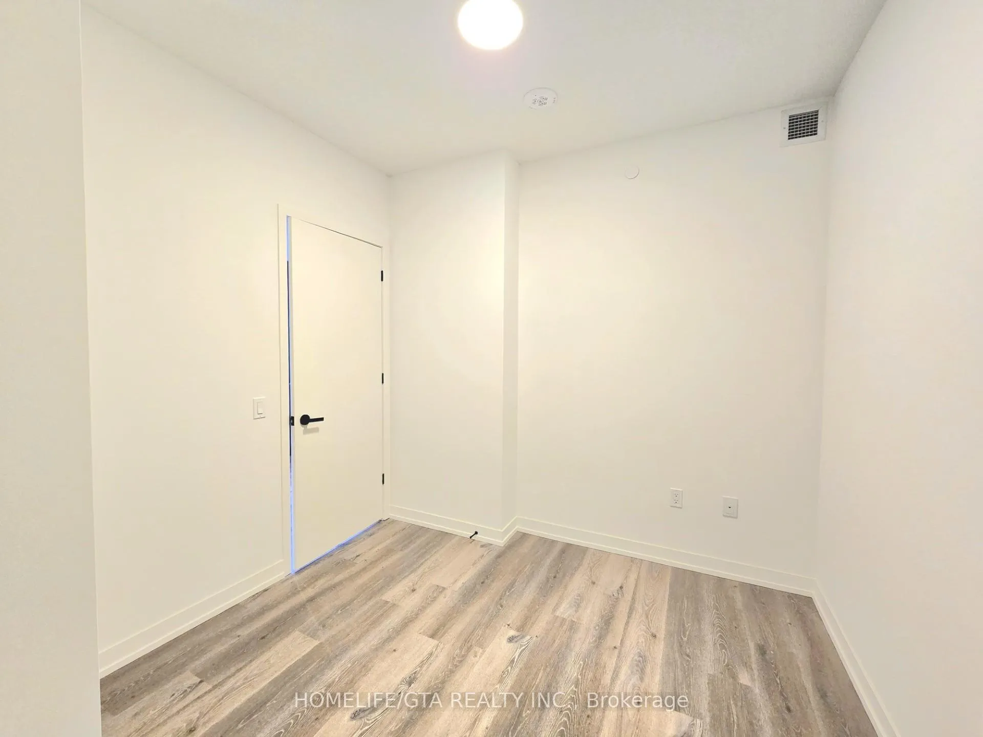 Photo 18 of Unit 909, 28 Interchange Way, Vaughan, Vaughan Corporate Centre — HOMEH