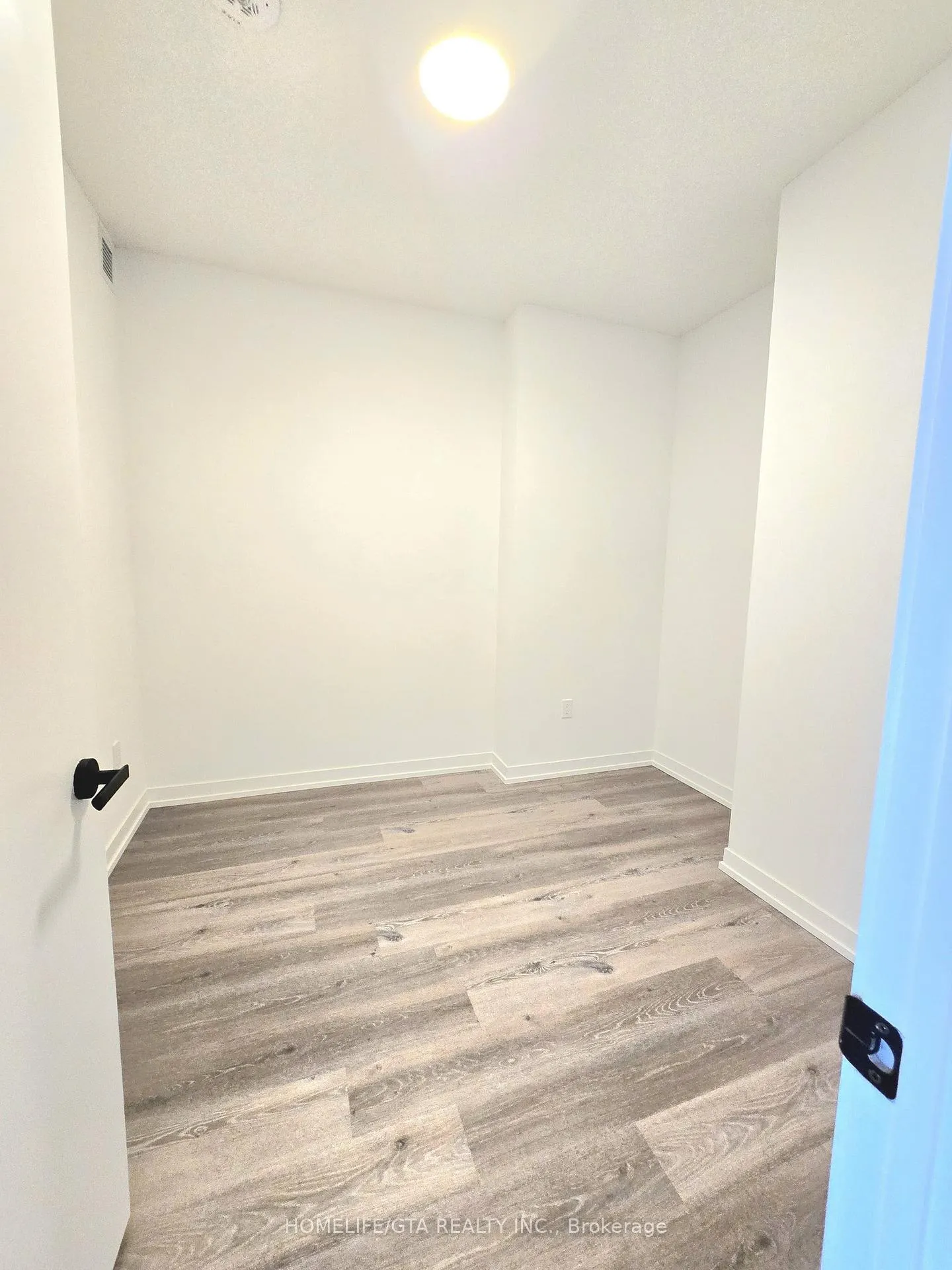 Photo 19 of Unit 909, 28 Interchange Way, Vaughan, Vaughan Corporate Centre — HOMEH
