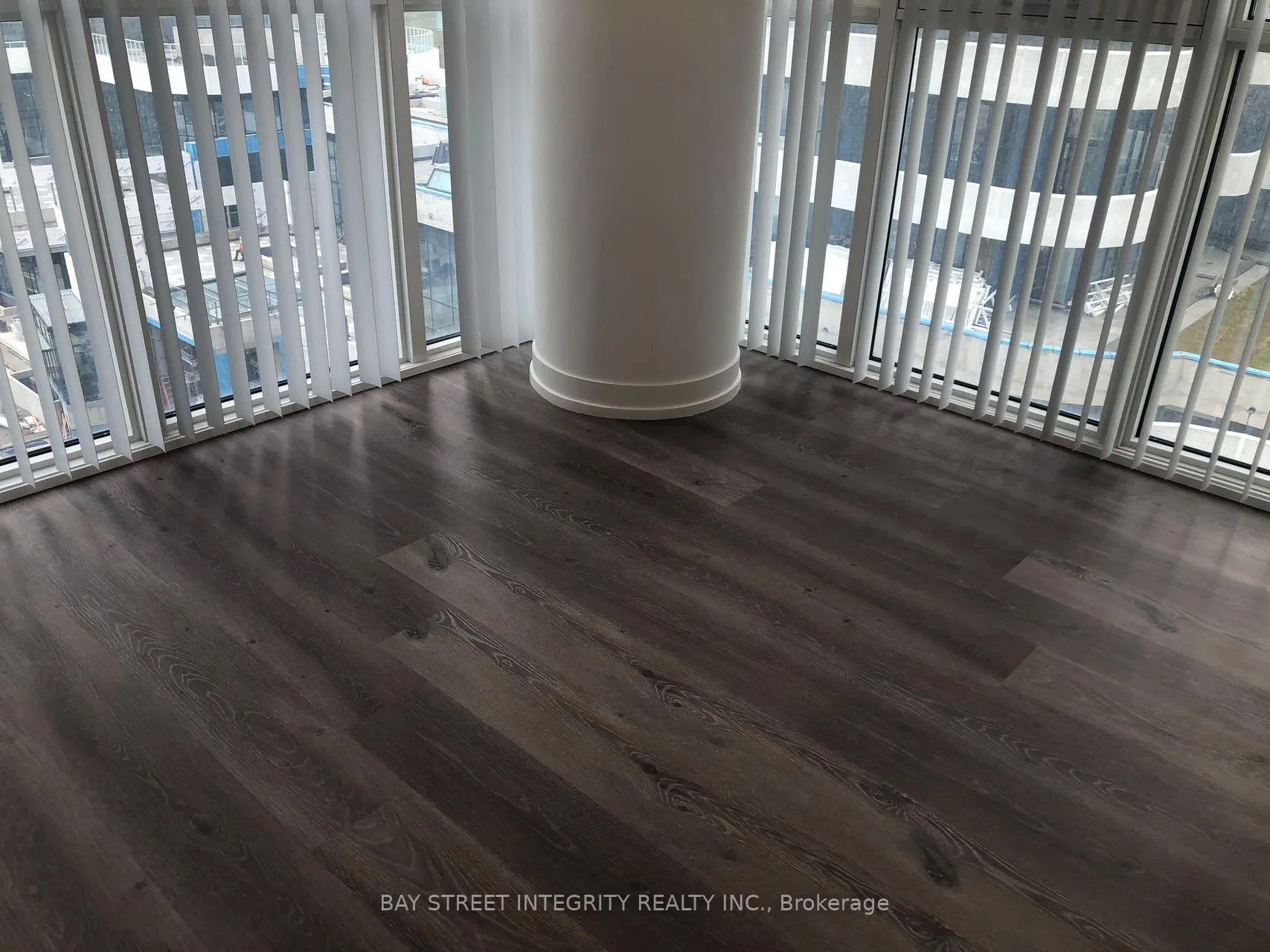 Photo 9 of Unit 903, 28 Interchange Way, Vaughan, Vaughan Corporate Centre — HOMEH