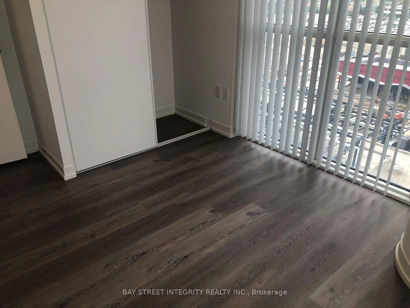 Photo 10 of Unit 903, 28 Interchange Way, Vaughan, Vaughan Corporate Centre — HOMEH