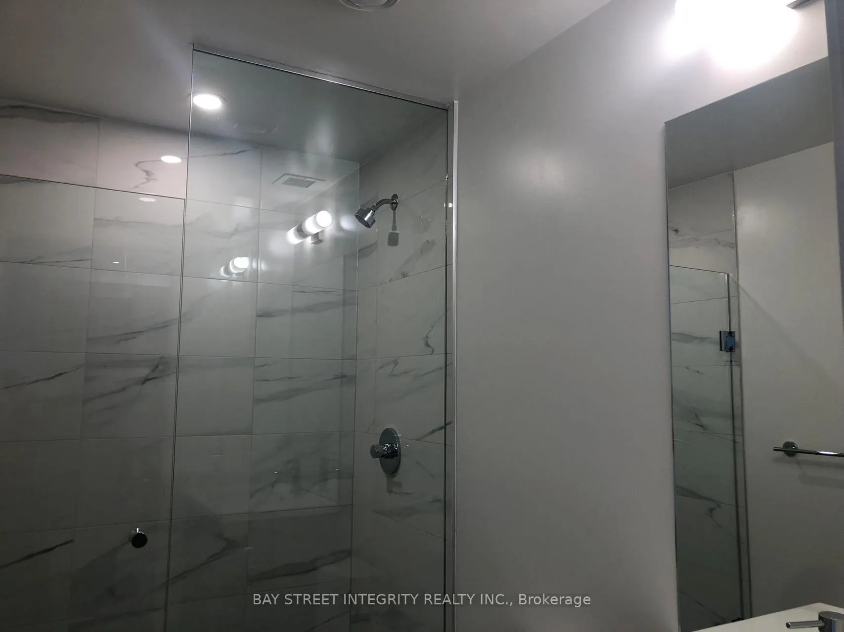 Photo 12 of Unit 903, 28 Interchange Way, Vaughan, Vaughan Corporate Centre — HOMEH