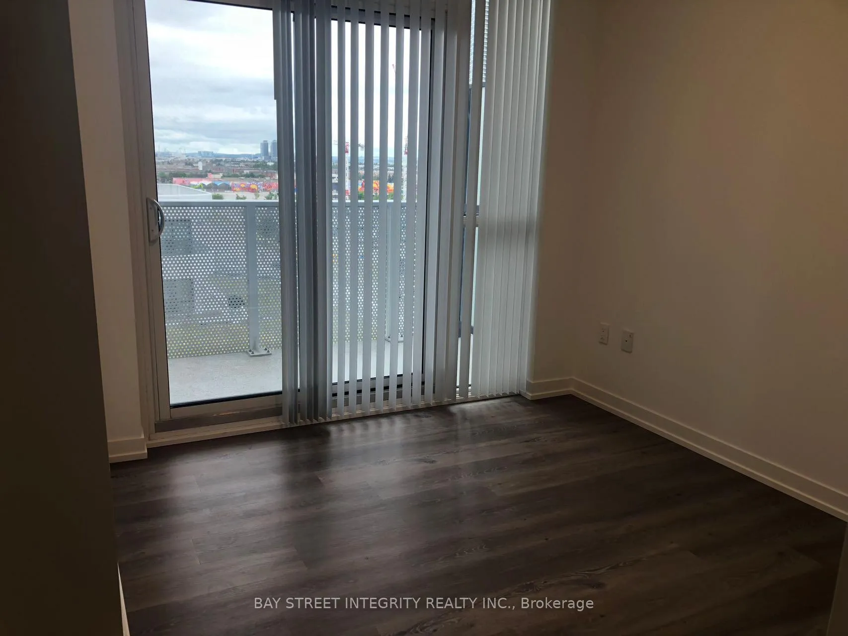 Photo 14 of Unit 903, 28 Interchange Way, Vaughan, Vaughan Corporate Centre — HOMEH