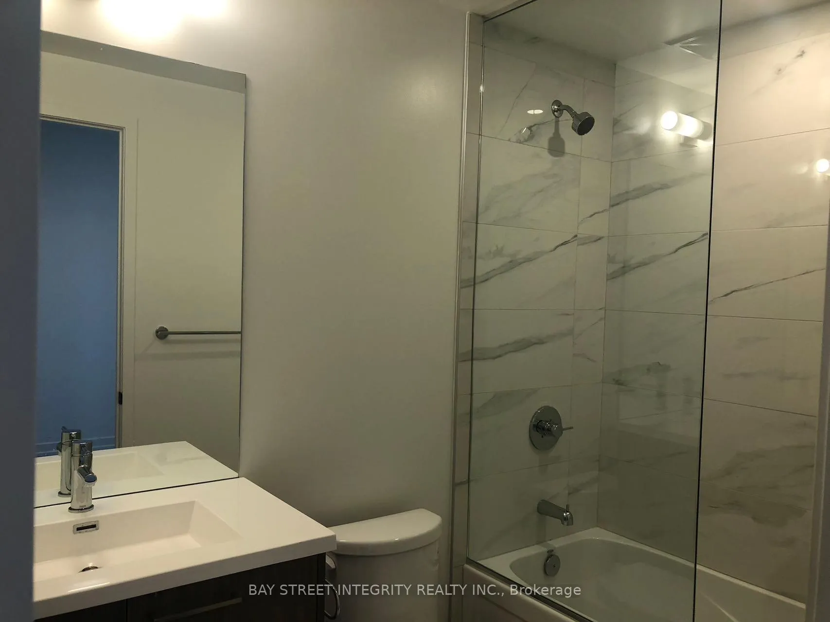 Photo 17 of Unit 903, 28 Interchange Way, Vaughan, Vaughan Corporate Centre — HOMEH