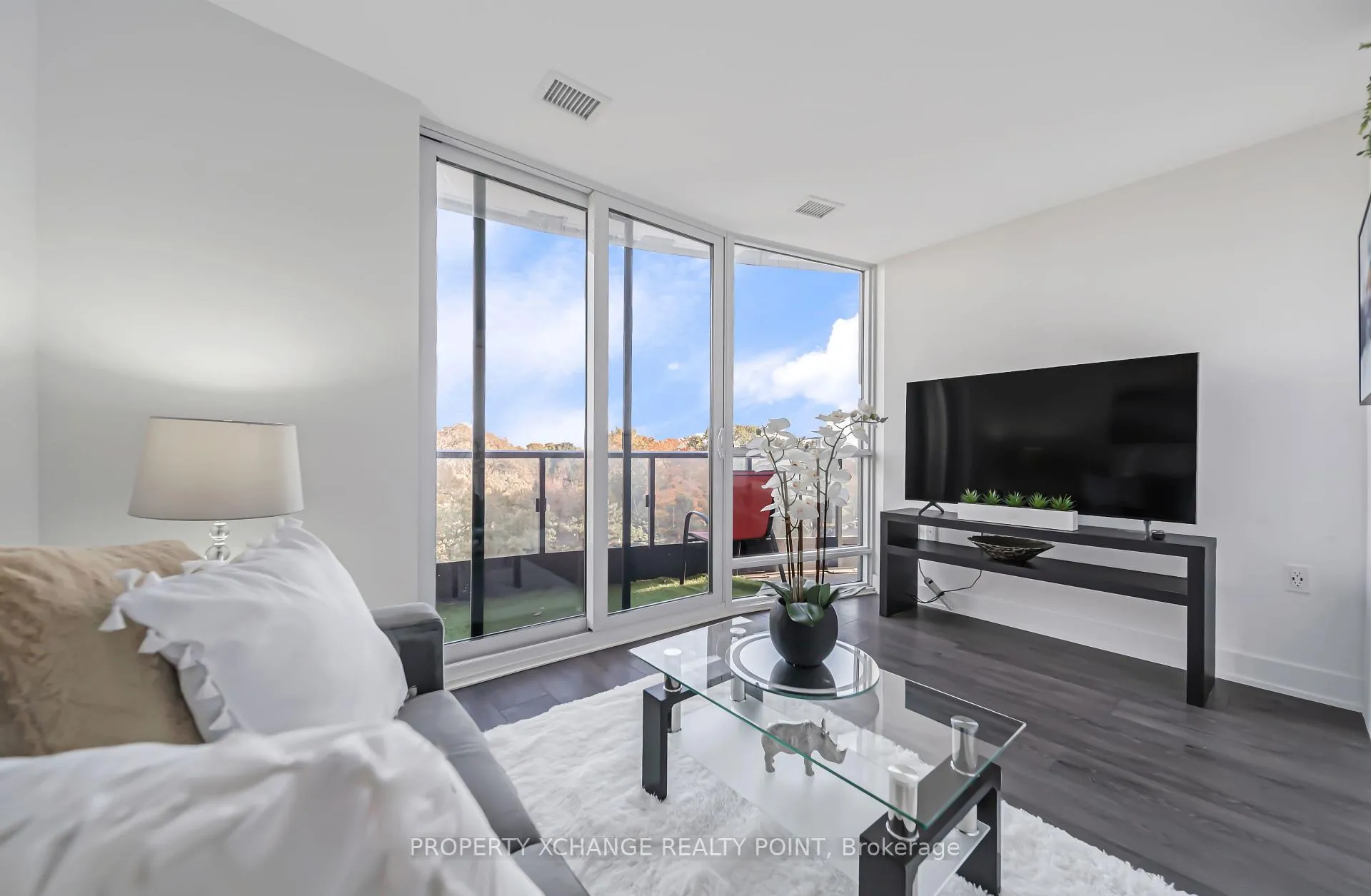 Photo 13 of Unit 518, 585 Bloor Street, Toronto, North St. James Town — HOMEH