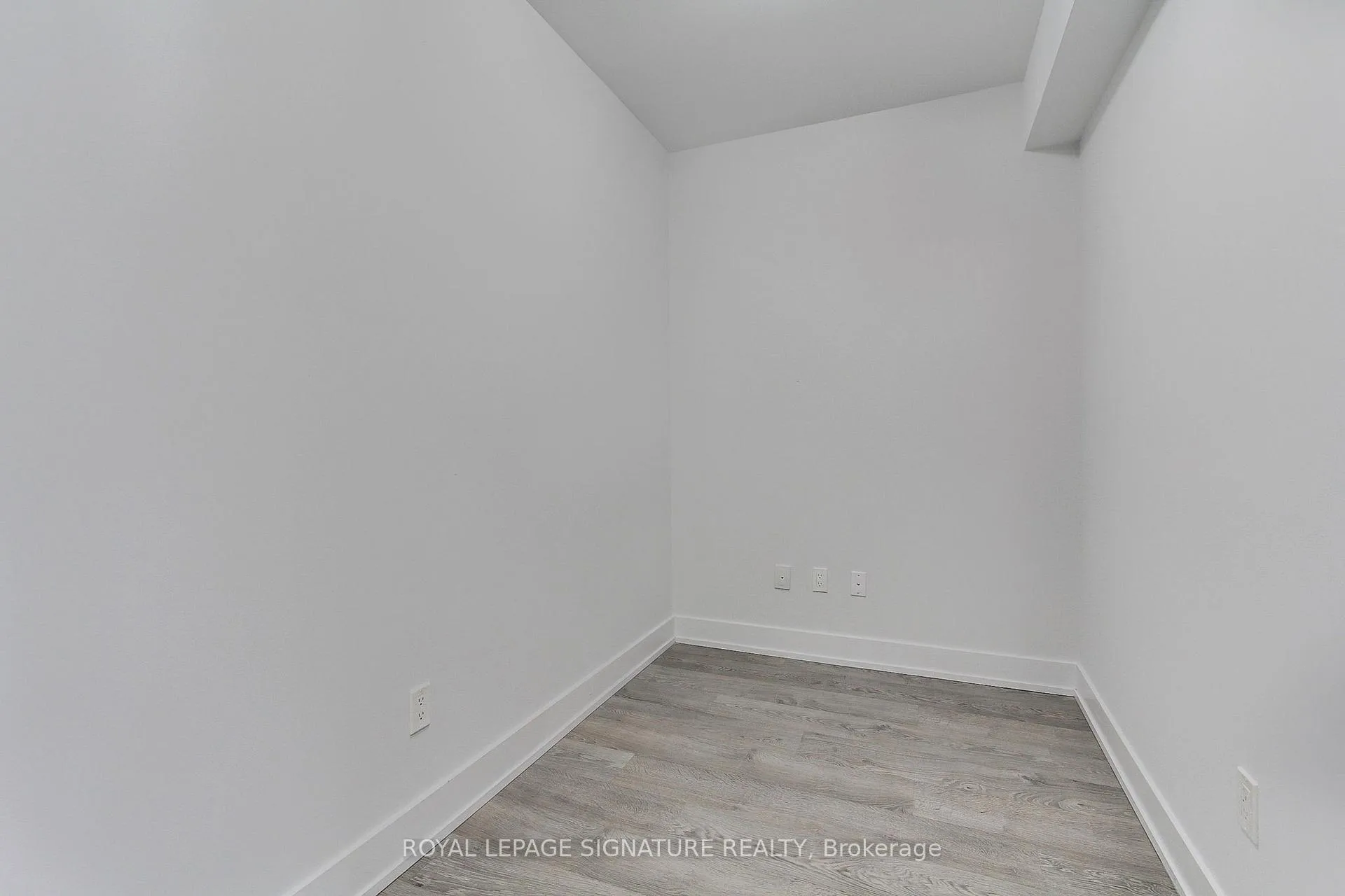 Photo 8 of Unit 1413, 2550 Simcoe Street N, Oshawa, Windfields — HOMEH