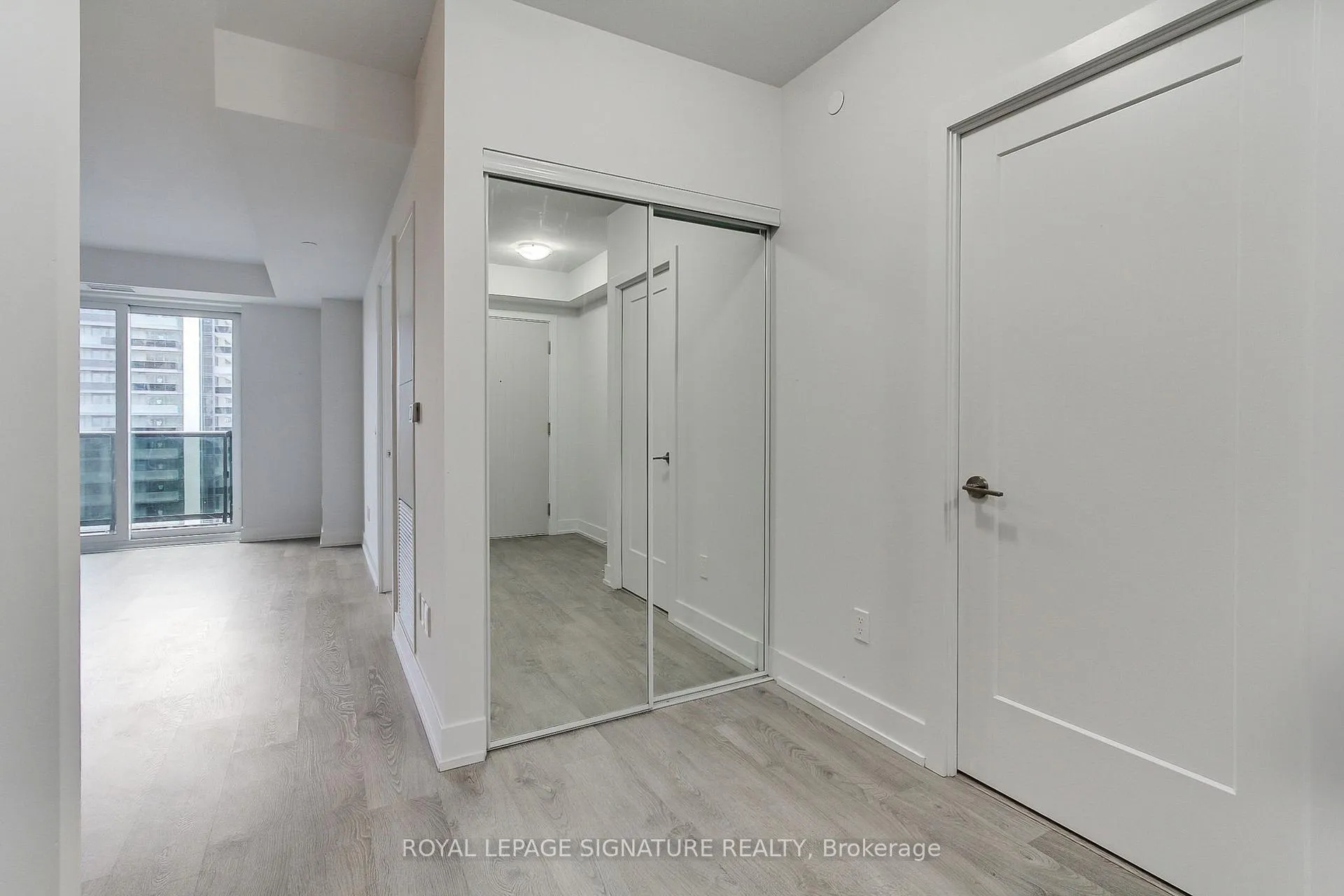 Photo 11 of Unit 1413, 2550 Simcoe Street N, Oshawa, Windfields — HOMEH