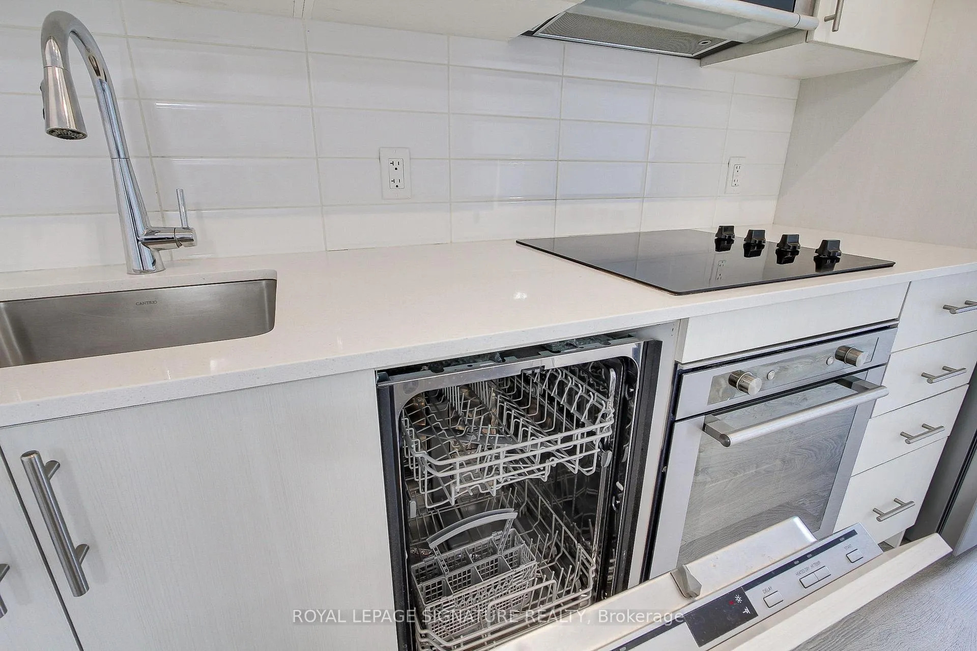 Photo 16 of Unit 1413, 2550 Simcoe Street N, Oshawa, Windfields — HOMEH