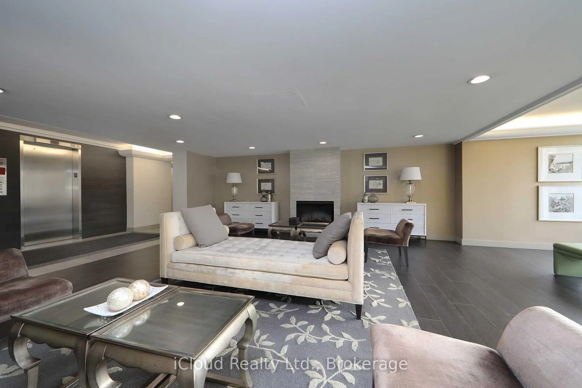 Photo 2 of Unit 307, 7811 Yonge Street, Markham, Thornhill — HOMEH