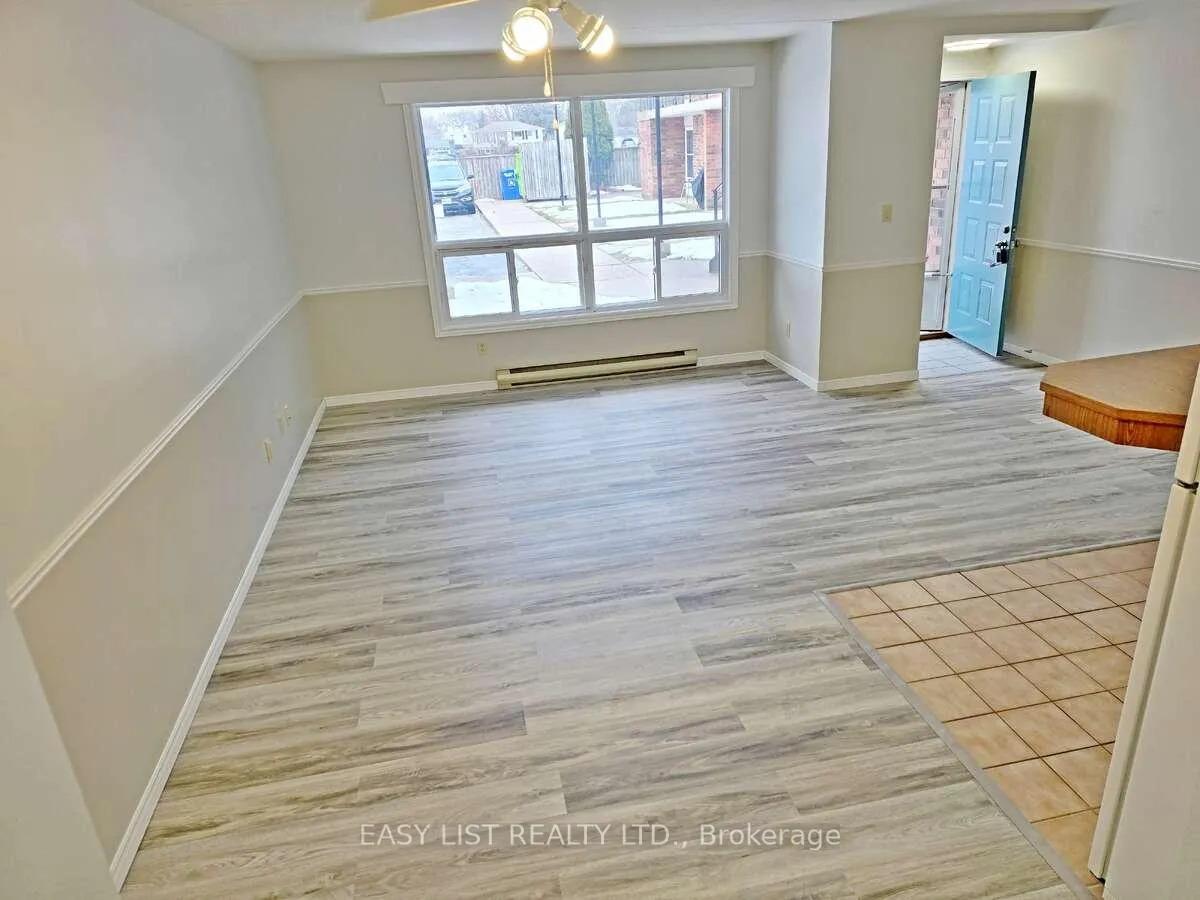 Photo 6 of Unit 15, 45 Doverdoon Drive, Chatham-Kent, Chatham — HOMEH