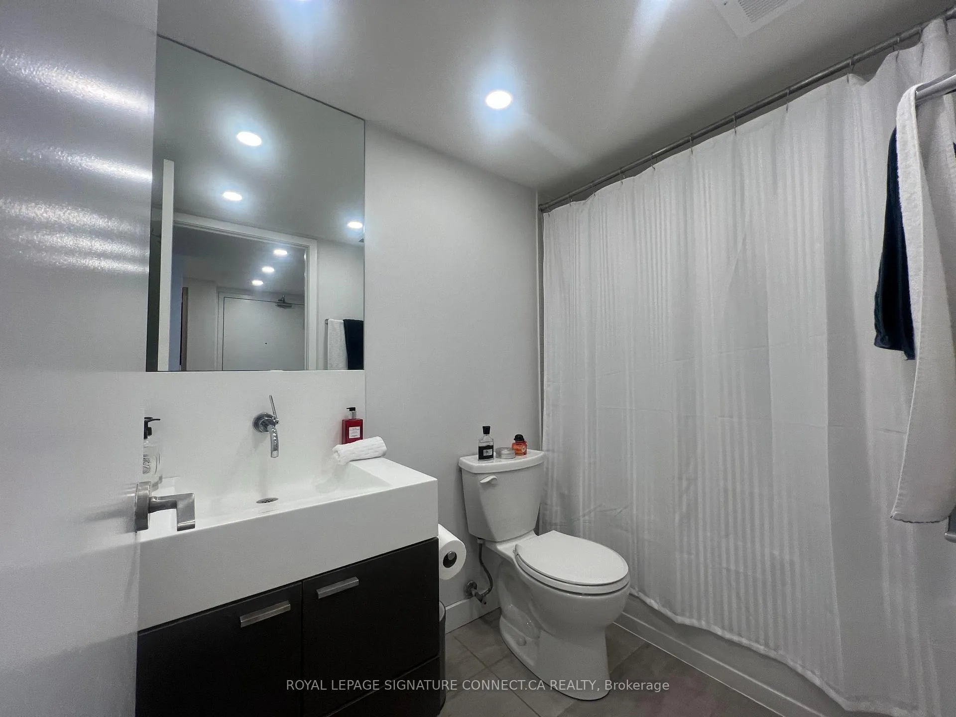 Photo 13 of Unit 1001, 110 Charles Street E, Toronto, Church-Yonge Corridor — HOMEH