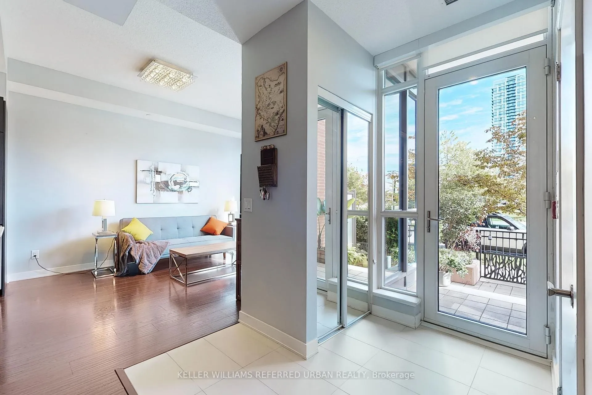 Photo 3 of 154 Sumach Street, Toronto, Regent Park — HOMEH