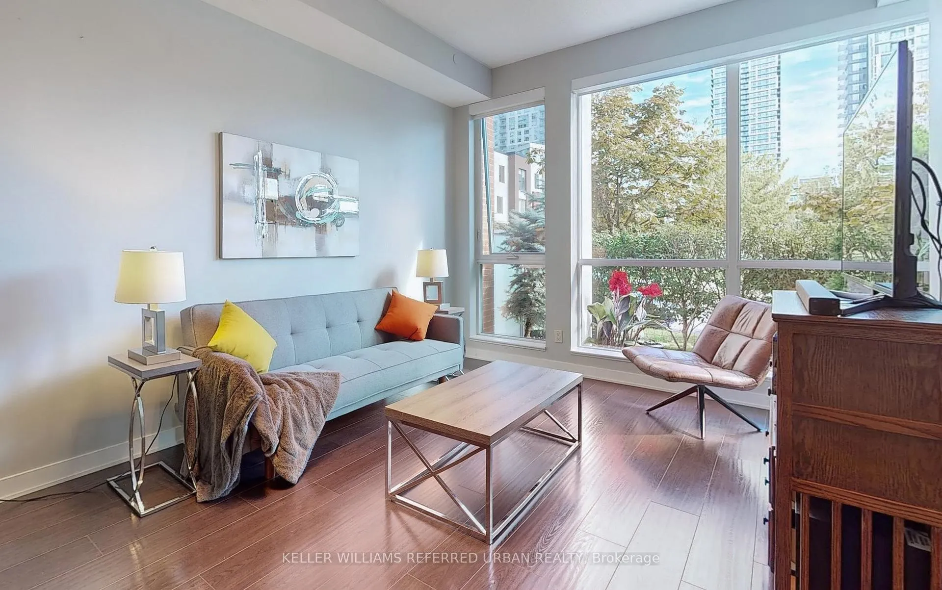 Photo 4 of 154 Sumach Street, Toronto, Regent Park — HOMEH