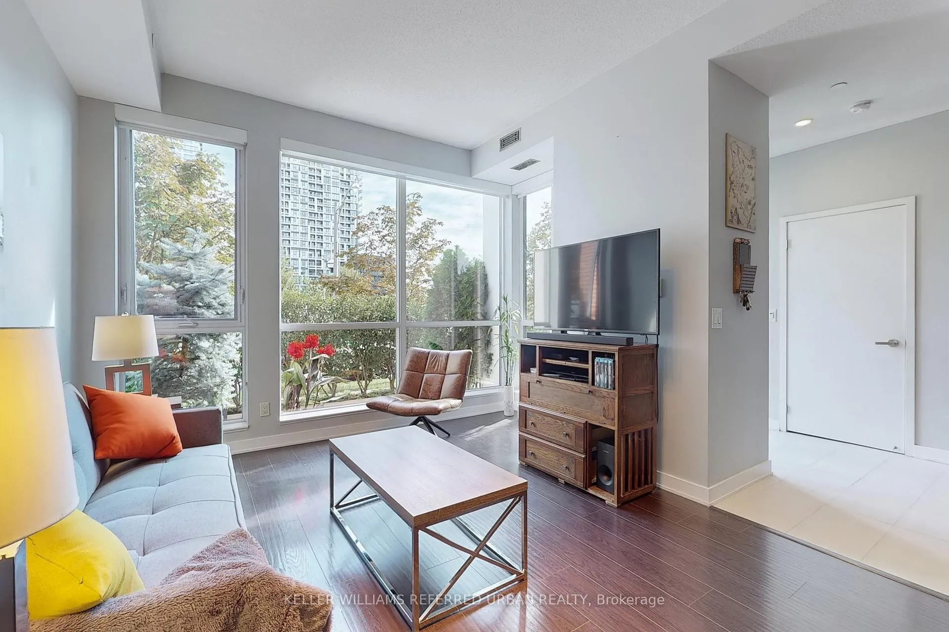 Photo 5 of 154 Sumach Street, Toronto, Regent Park — HOMEH