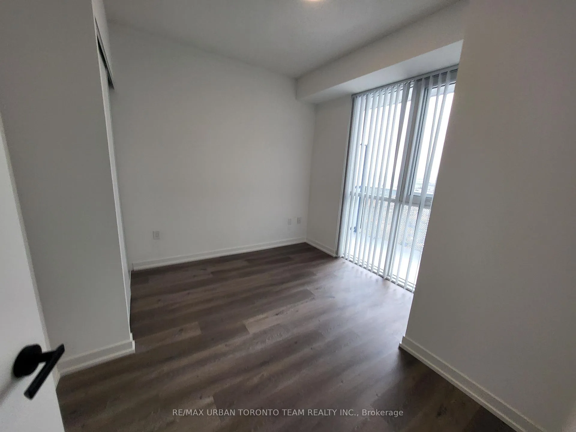 Photo 5 of Unit 1201, 28 Interchange Way, Vaughan, Vaughan Corporate Centre — HOMEH
