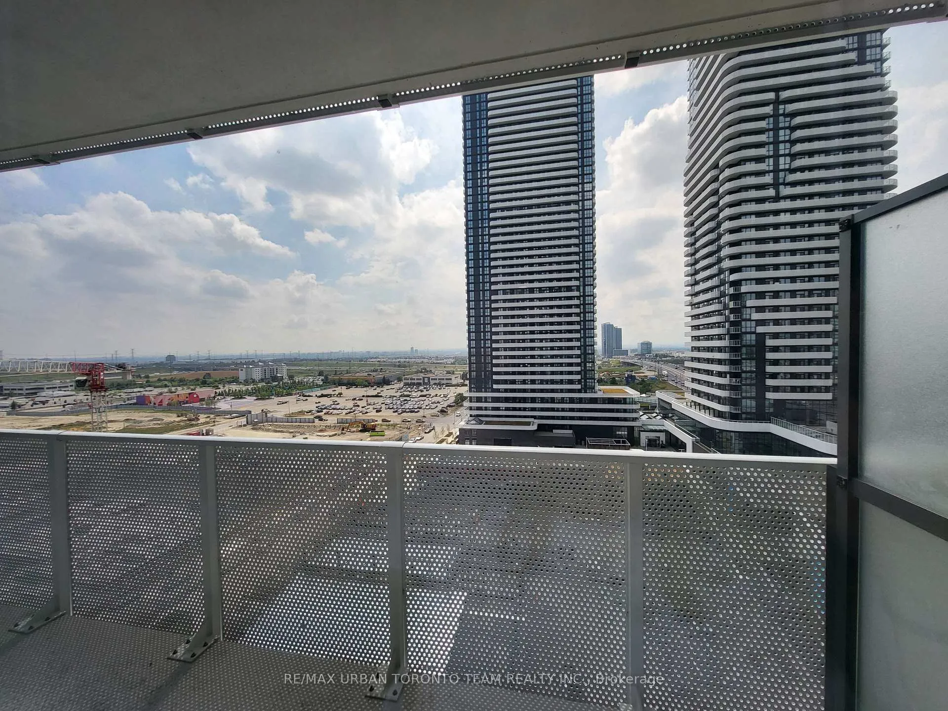Photo 7 of Unit 1201, 28 Interchange Way, Vaughan, Vaughan Corporate Centre — HOMEH