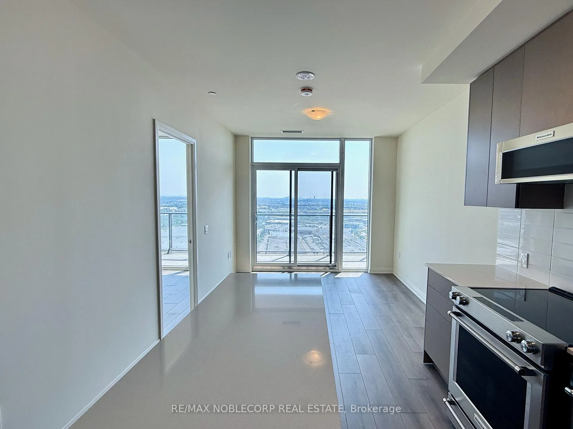 Photo 8 of Unit 2408, 8960 Jane Street, Vaughan, Concord — HOMEH