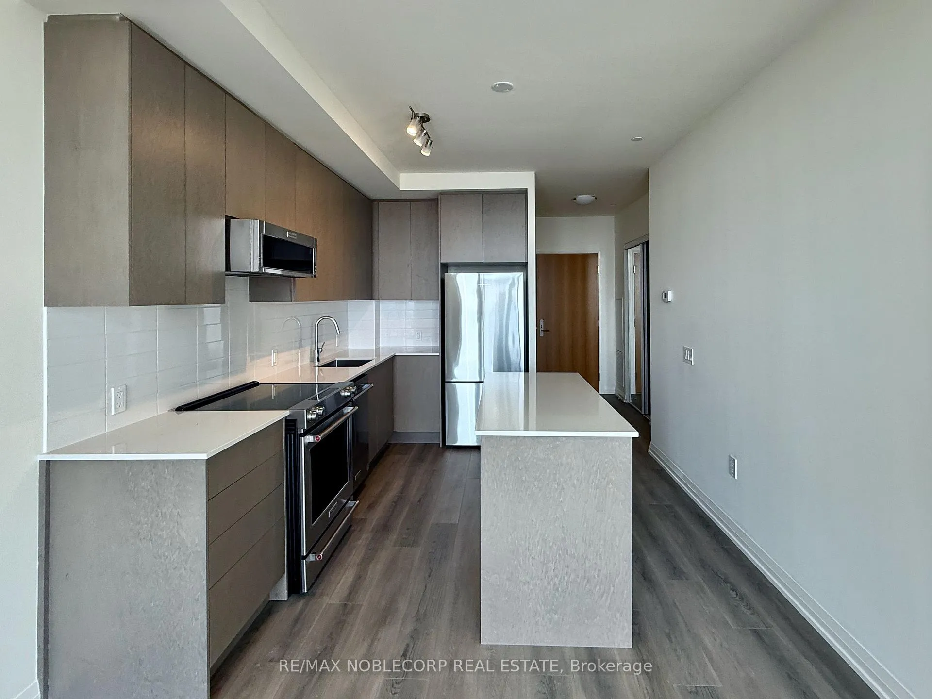 Photo 9 of Unit 2408, 8960 Jane Street, Vaughan, Concord — HOMEH