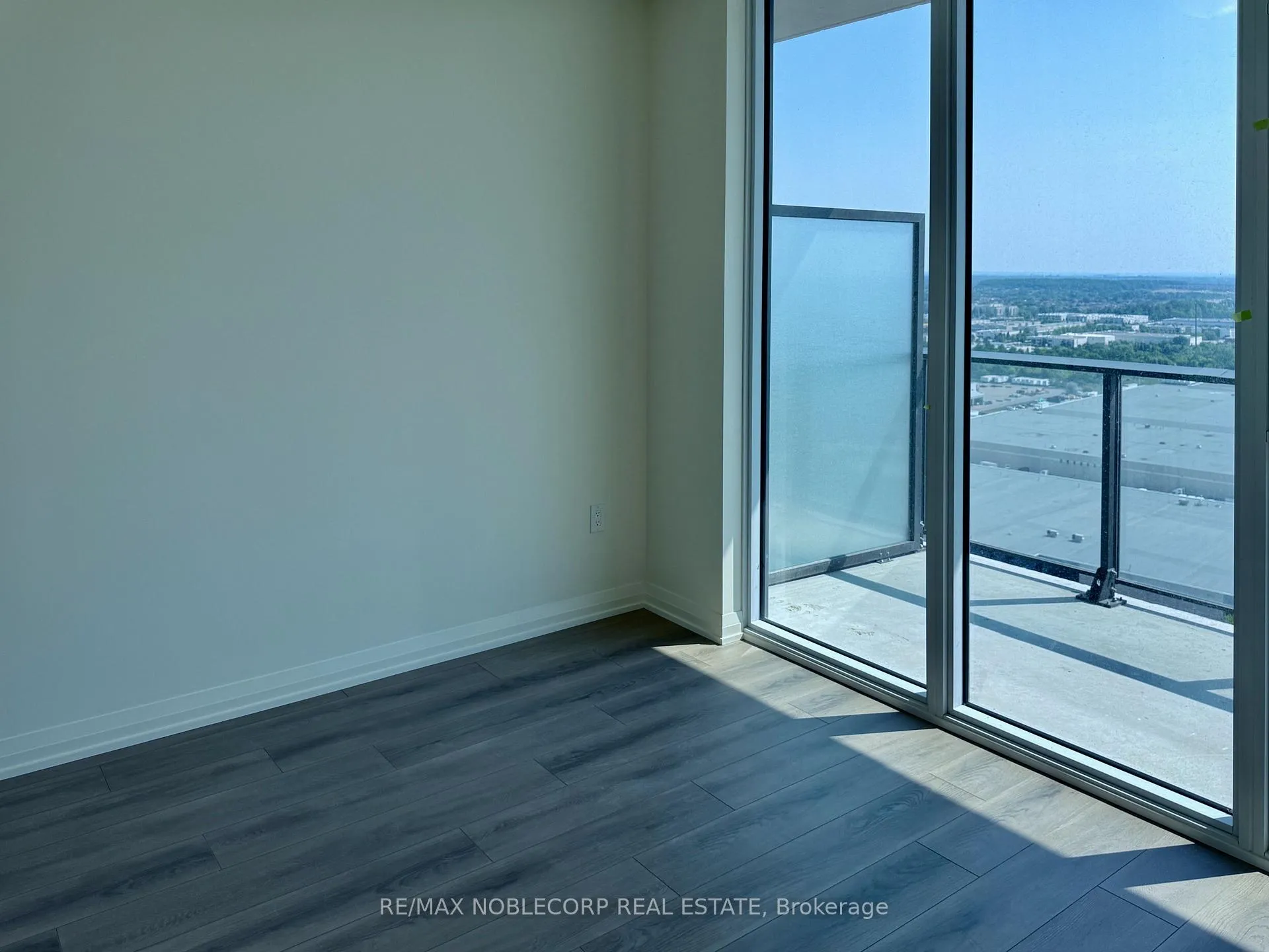 Photo 11 of Unit 2408, 8960 Jane Street, Vaughan, Concord — HOMEH