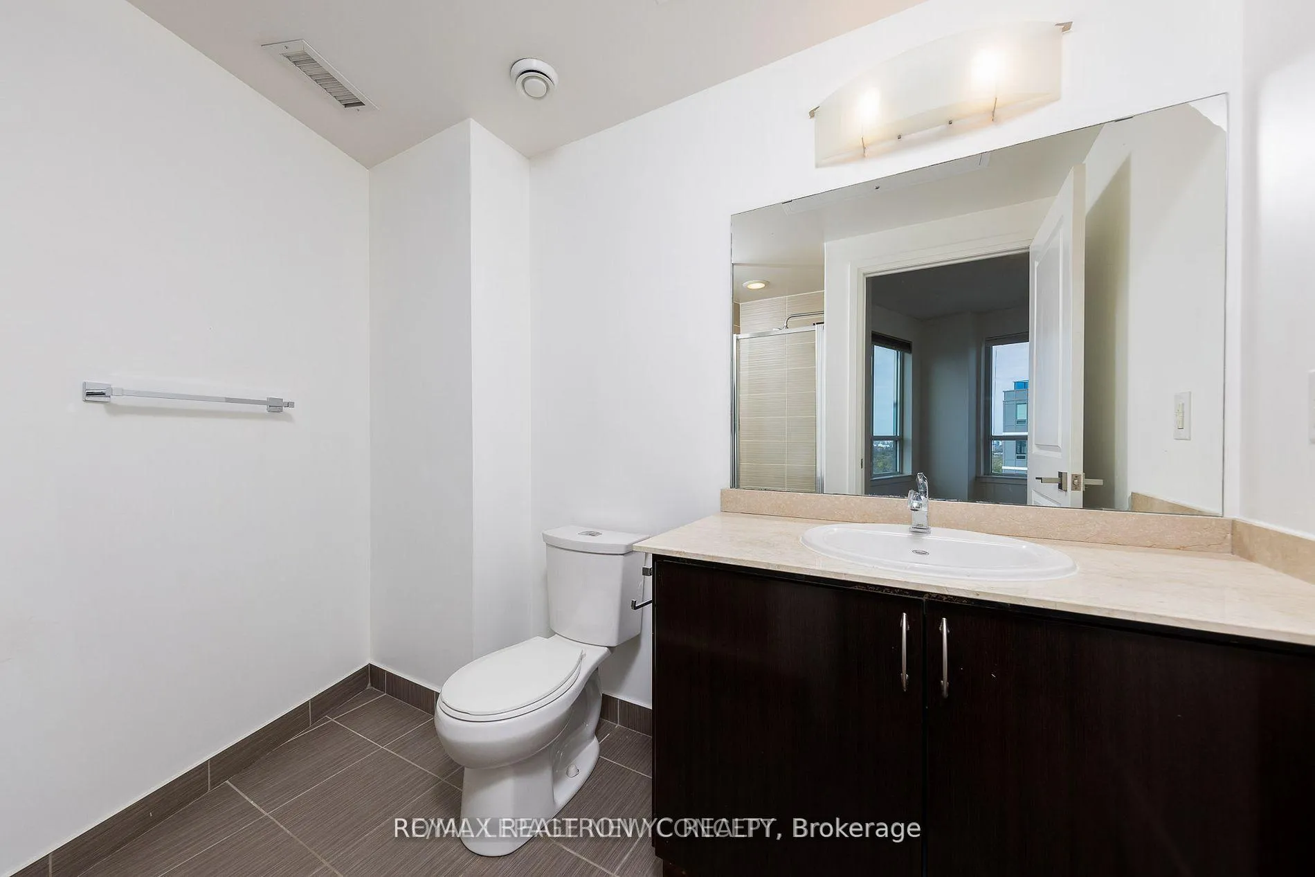 Photo 13 of Unit 2215, 7171 Yonge Street, Markham, Thornhill — HOMEH