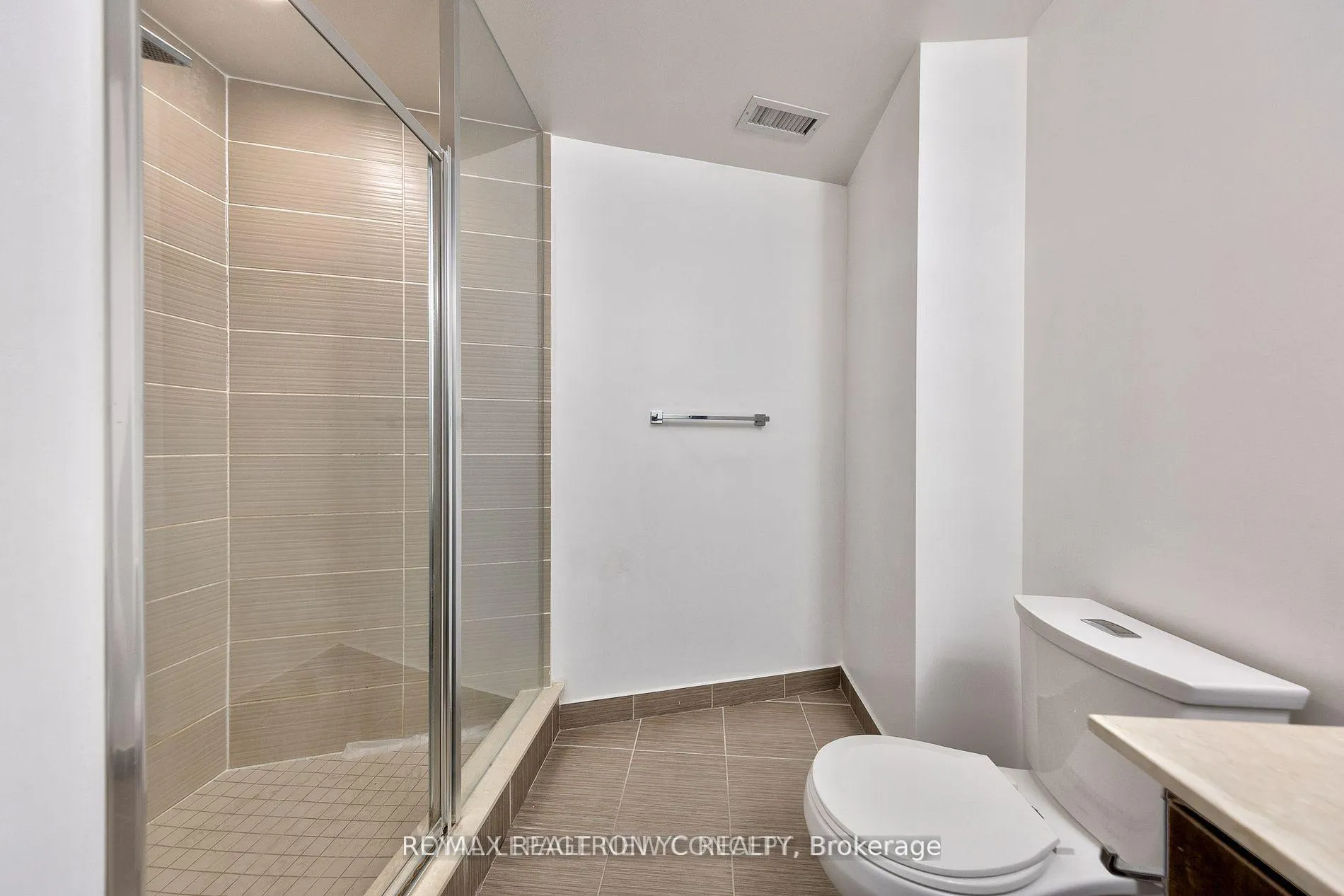 Photo 14 of Unit 2215, 7171 Yonge Street, Markham, Thornhill — HOMEH