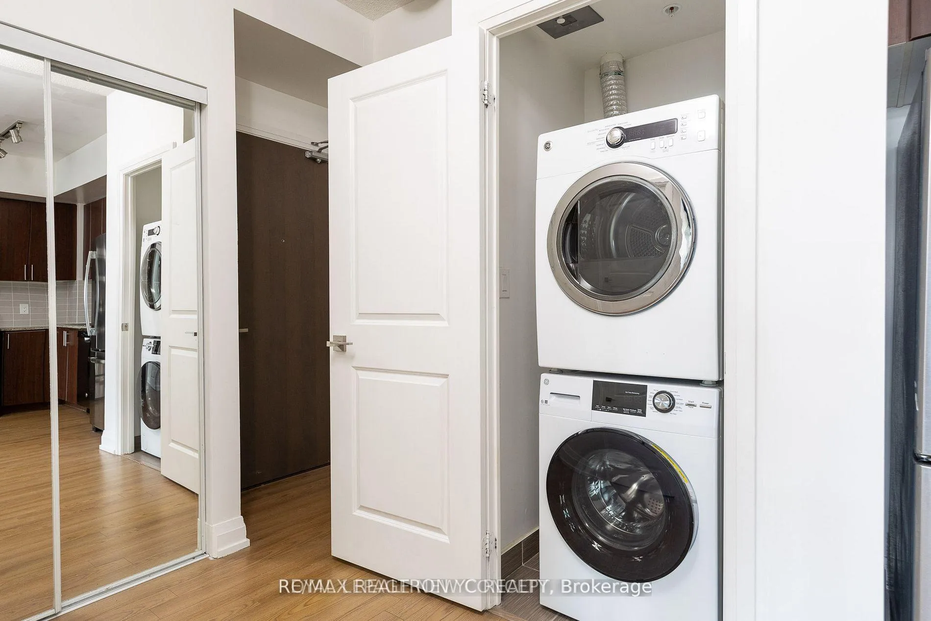 Photo 19 of Unit 2215, 7171 Yonge Street, Markham, Thornhill — HOMEH