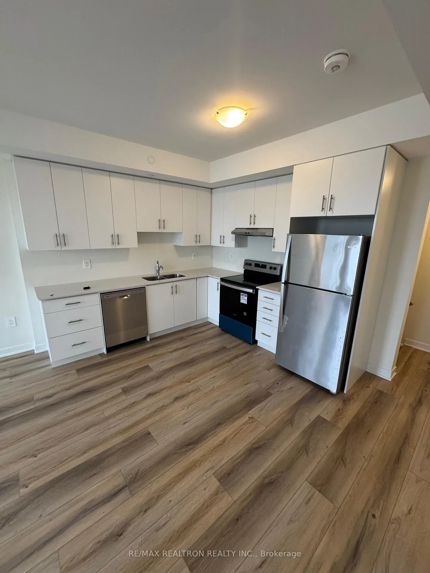 Photo 2 of 322-755 Omega Drive, Pickering, Woodlands — HOMEH
