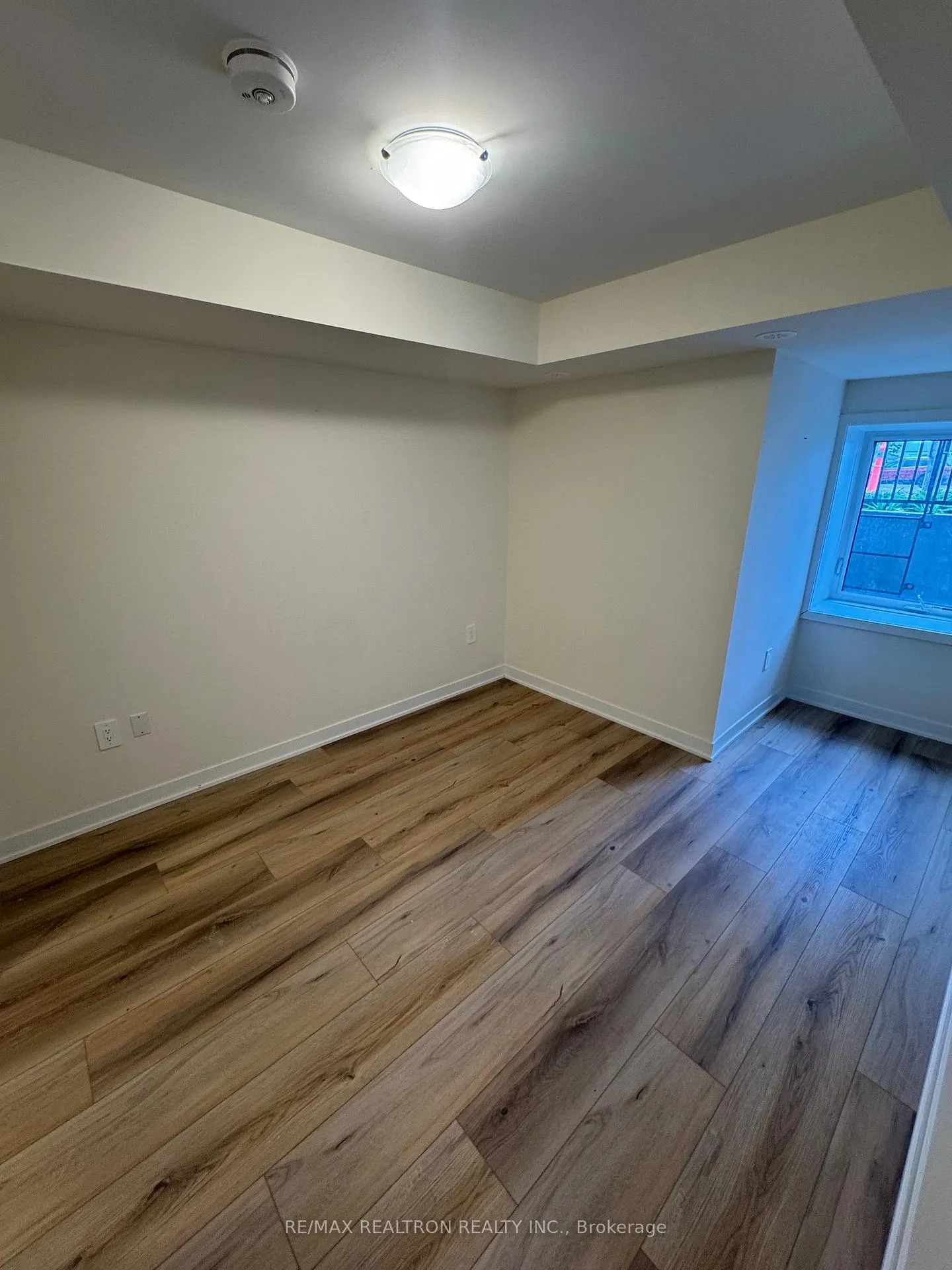 Photo 4 of 322-755 Omega Drive, Pickering, Woodlands — HOMEH