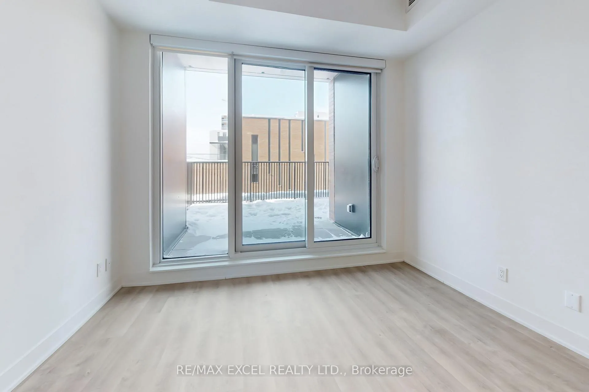 Photo 4 of Unit 910, 38 Andre De Grasse Street, Markham, Unionville — HOMEH