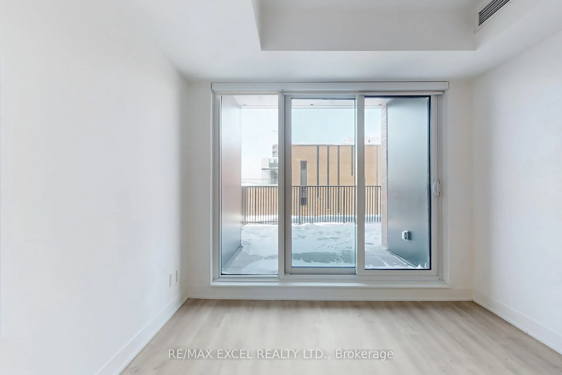 Photo 5 of Unit 910, 38 Andre De Grasse Street, Markham, Unionville — HOMEH