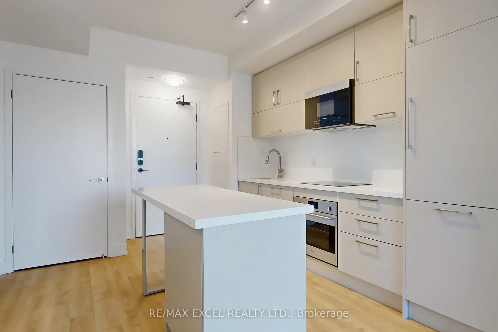 Photo 11 of Unit 910, 38 Andre De Grasse Street, Markham, Unionville — HOMEH