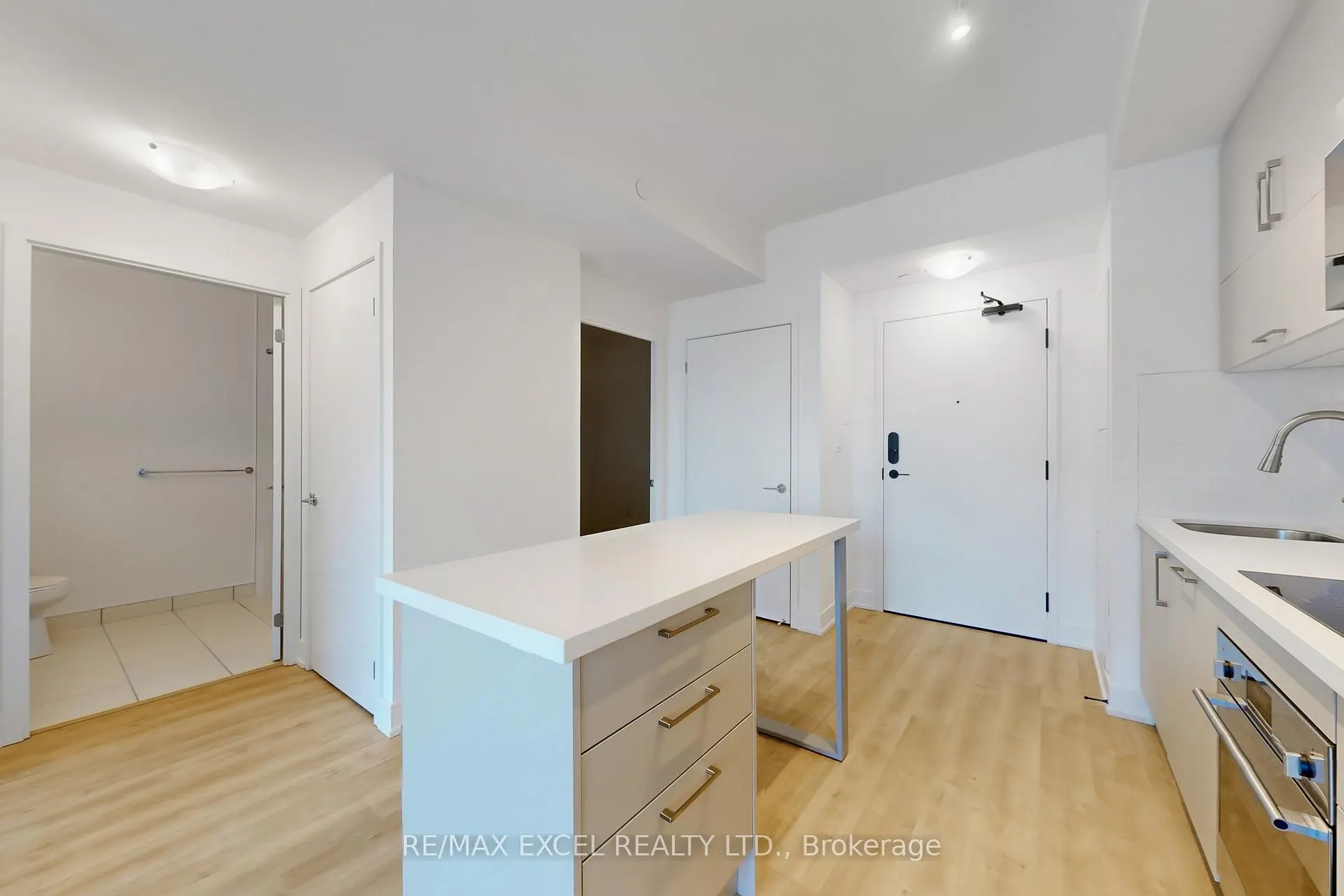 Photo 16 of Unit 910, 38 Andre De Grasse Street, Markham, Unionville — HOMEH