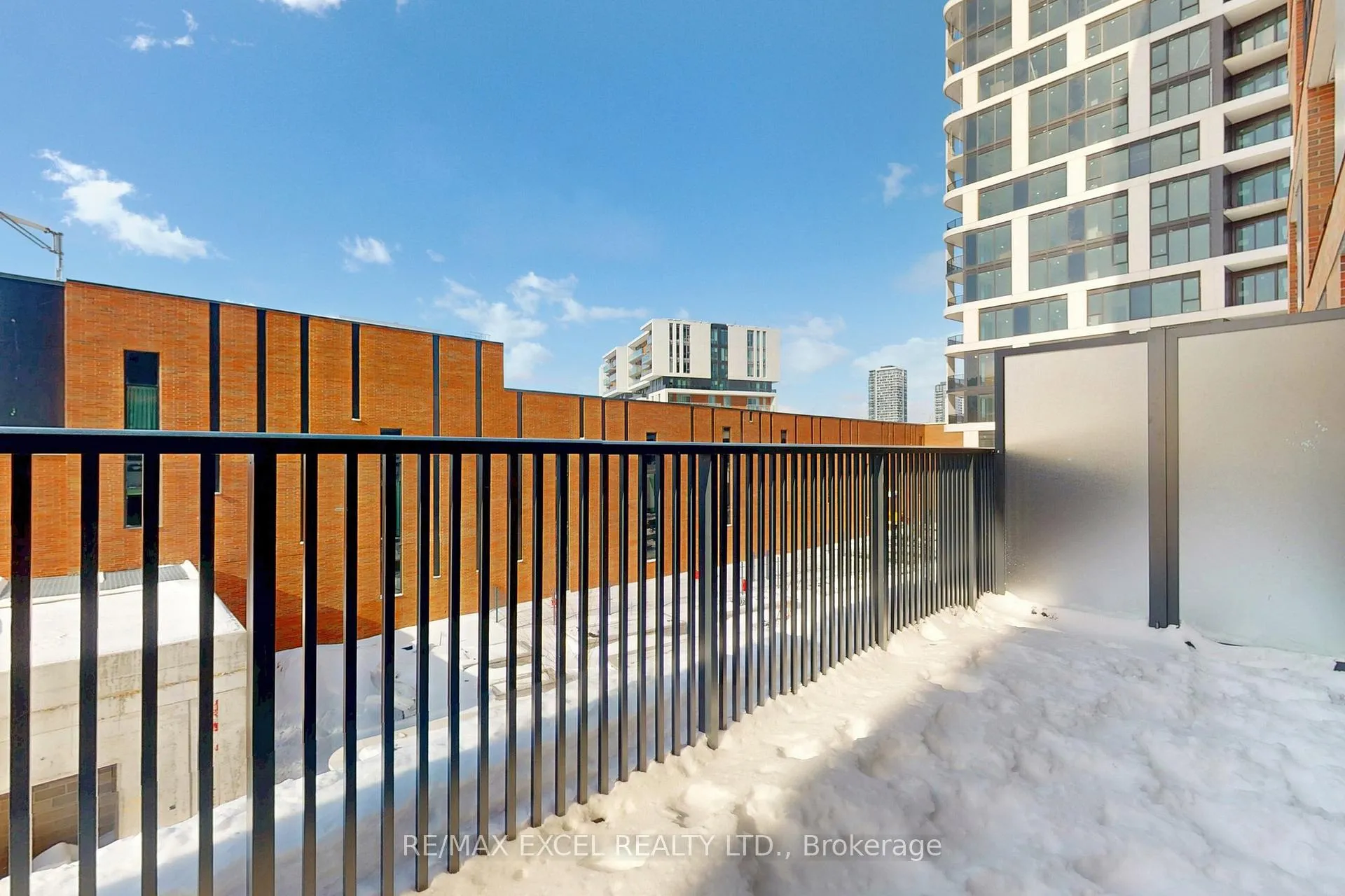 Photo 28 of Unit 910, 38 Andre De Grasse Street, Markham, Unionville — HOMEH