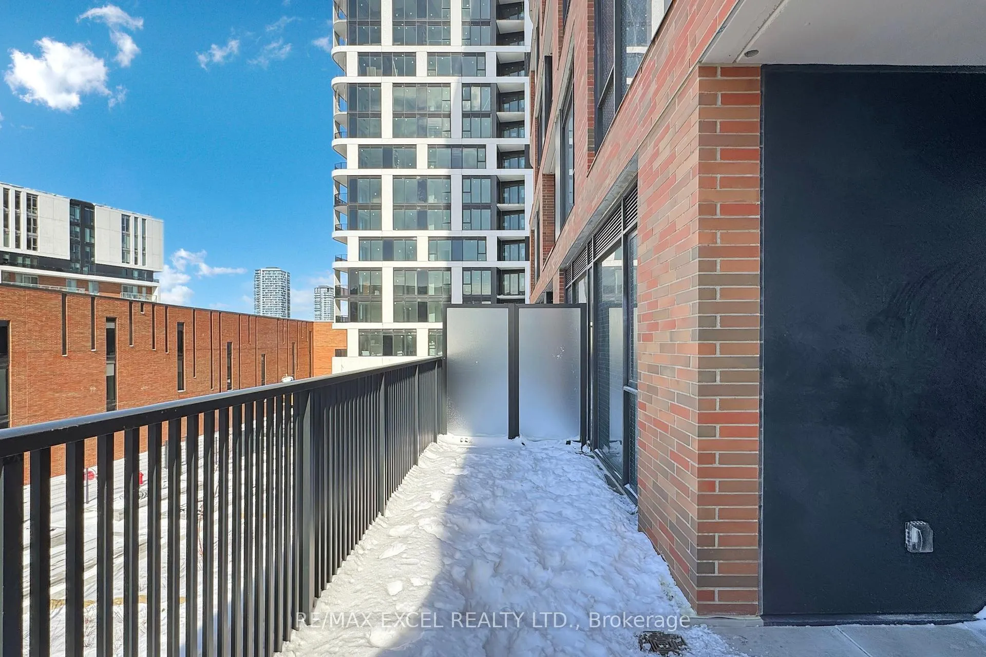 Photo 33 of Unit 910, 38 Andre De Grasse Street, Markham, Unionville — HOMEH
