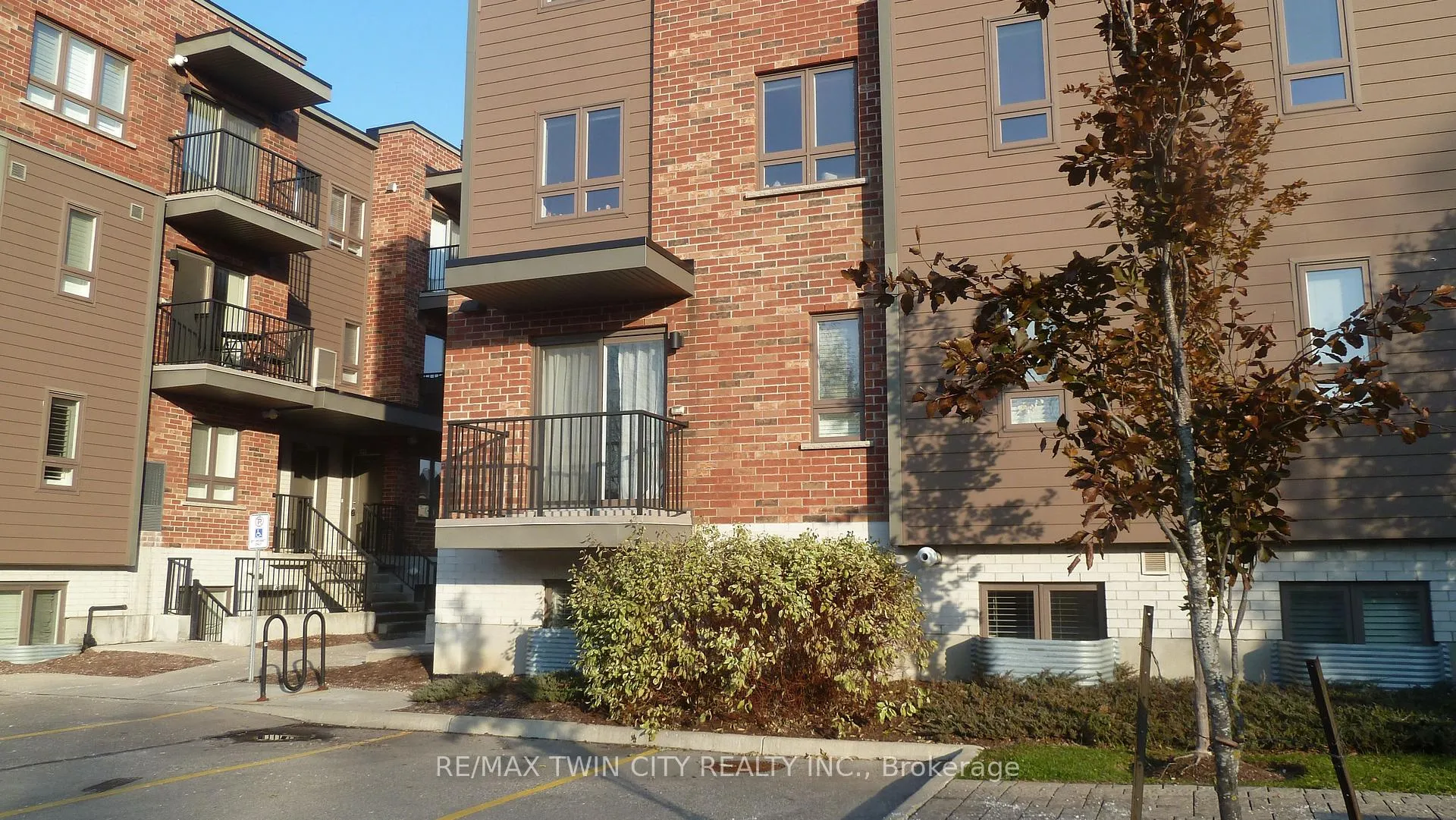 Photo 2 of Unit B4, 361 Lancaster Street W, Kitchener, Fairfield — HOMEH