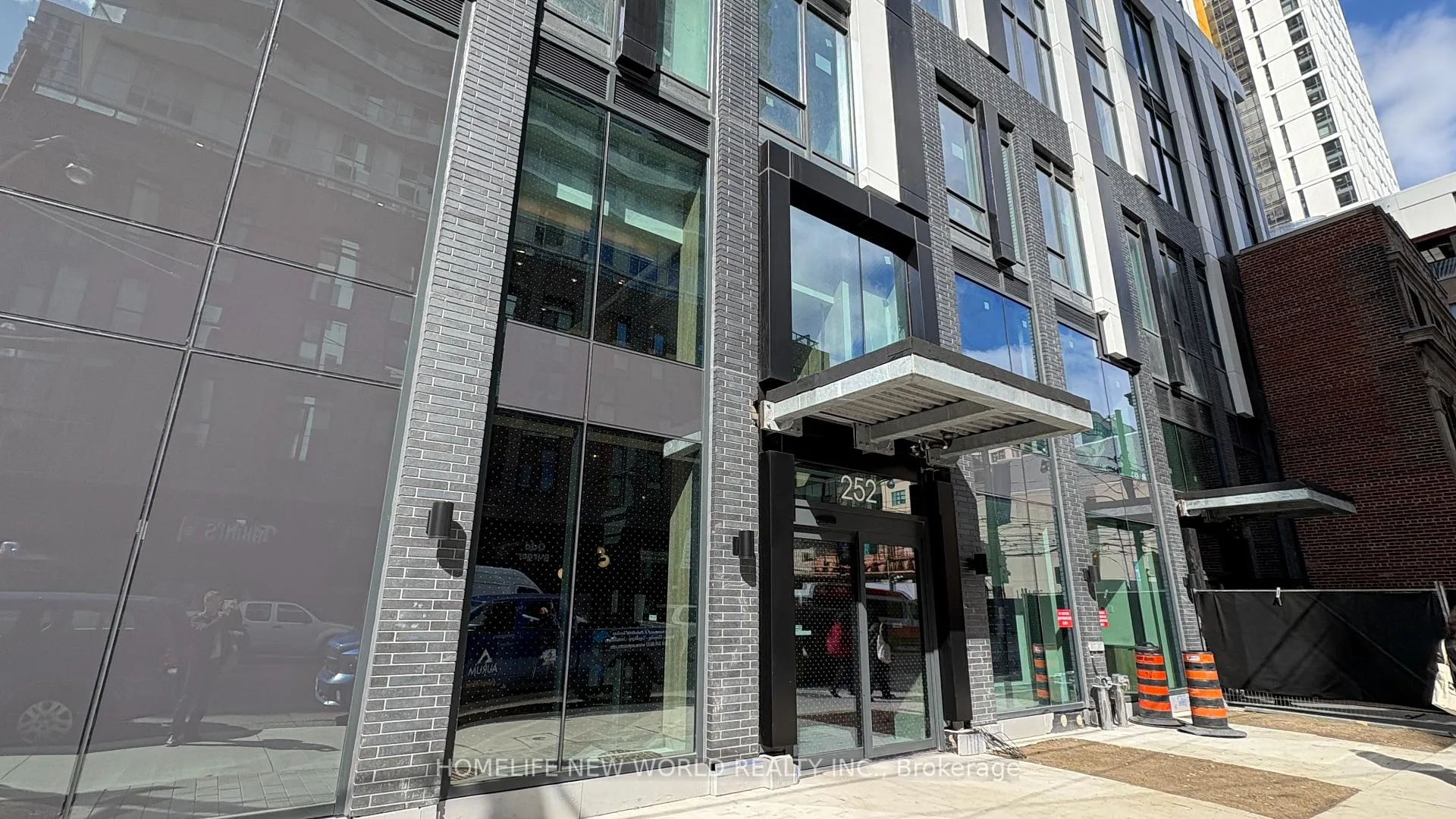 Front of Unit 1602, 252 Church Street