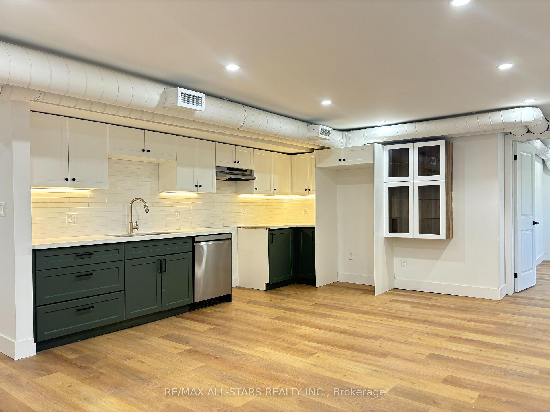 Photo 3 of Unit B, 1678 Metro Road, Georgina, Historic Lakeshore Communities — HOMEH