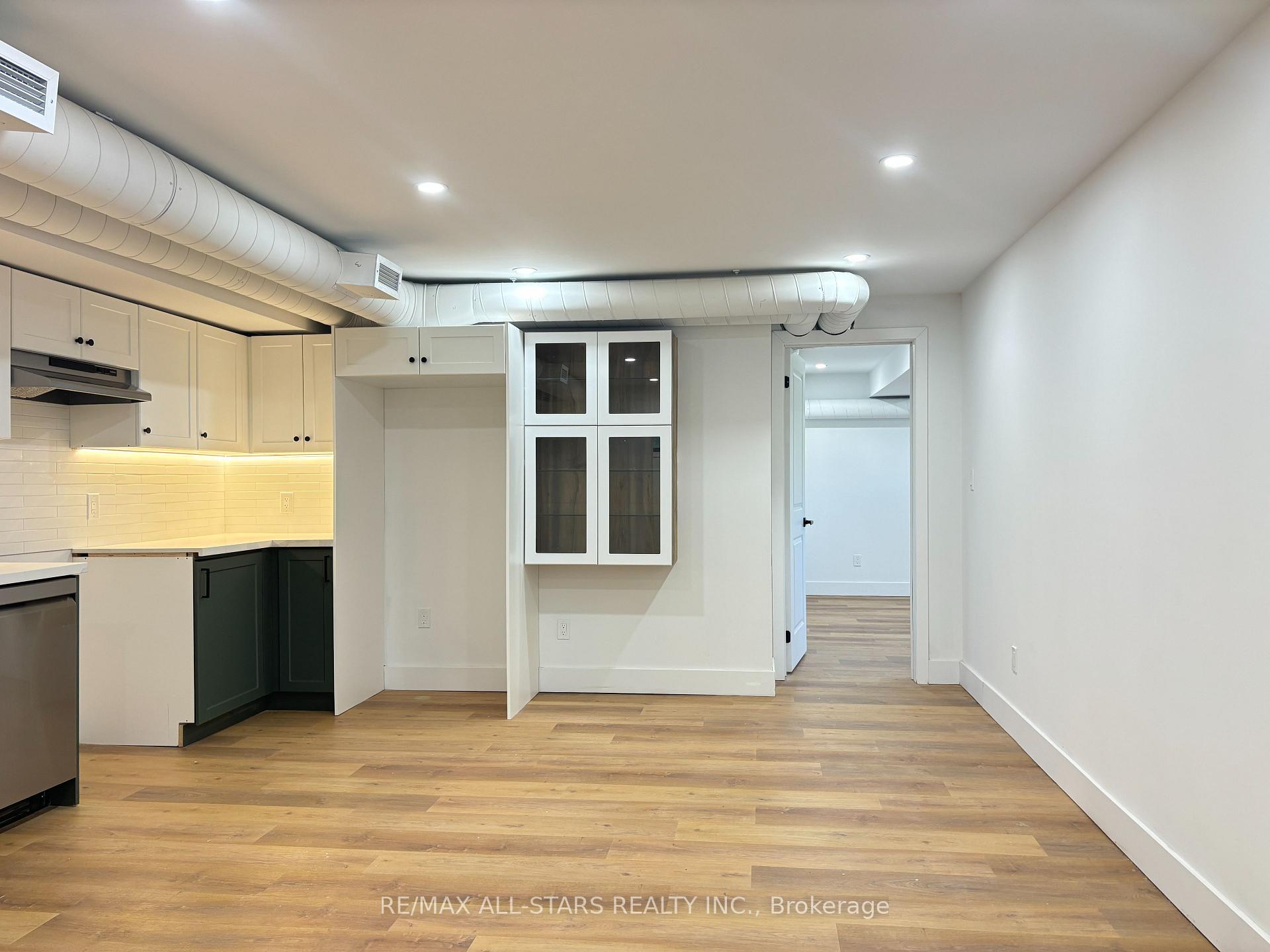 Photo 4 of Unit B, 1678 Metro Road, Georgina, Historic Lakeshore Communities — HOMEH