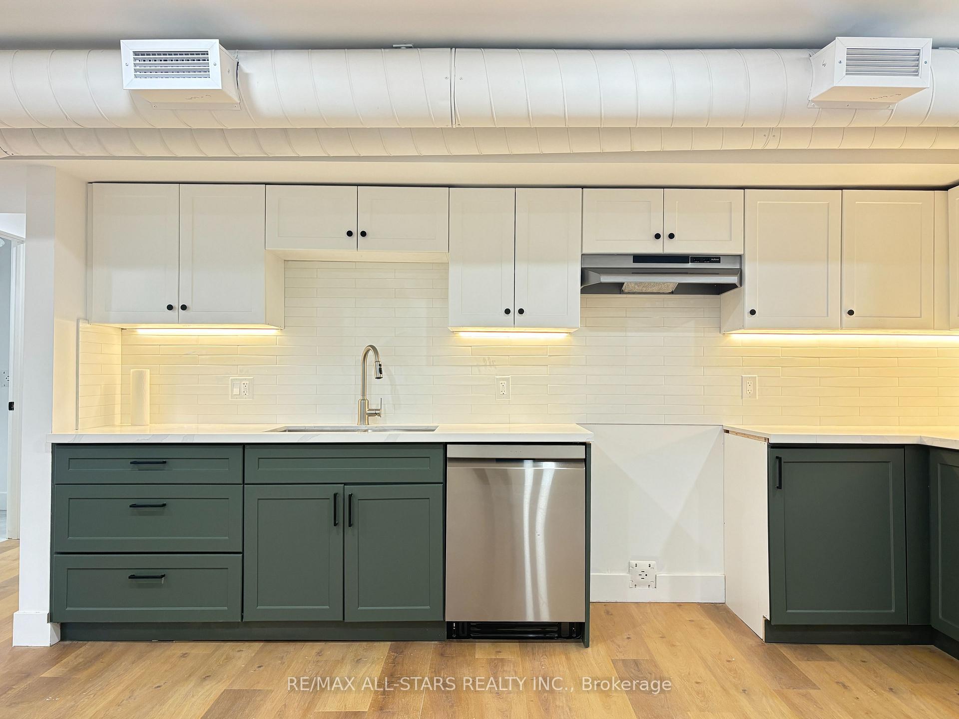 Photo 5 of Unit B, 1678 Metro Road, Georgina, Historic Lakeshore Communities — HOMEH