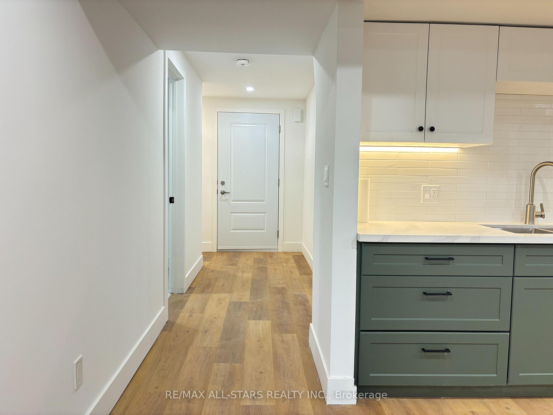 Photo 6 of Unit B, 1678 Metro Road, Georgina, Historic Lakeshore Communities — HOMEH
