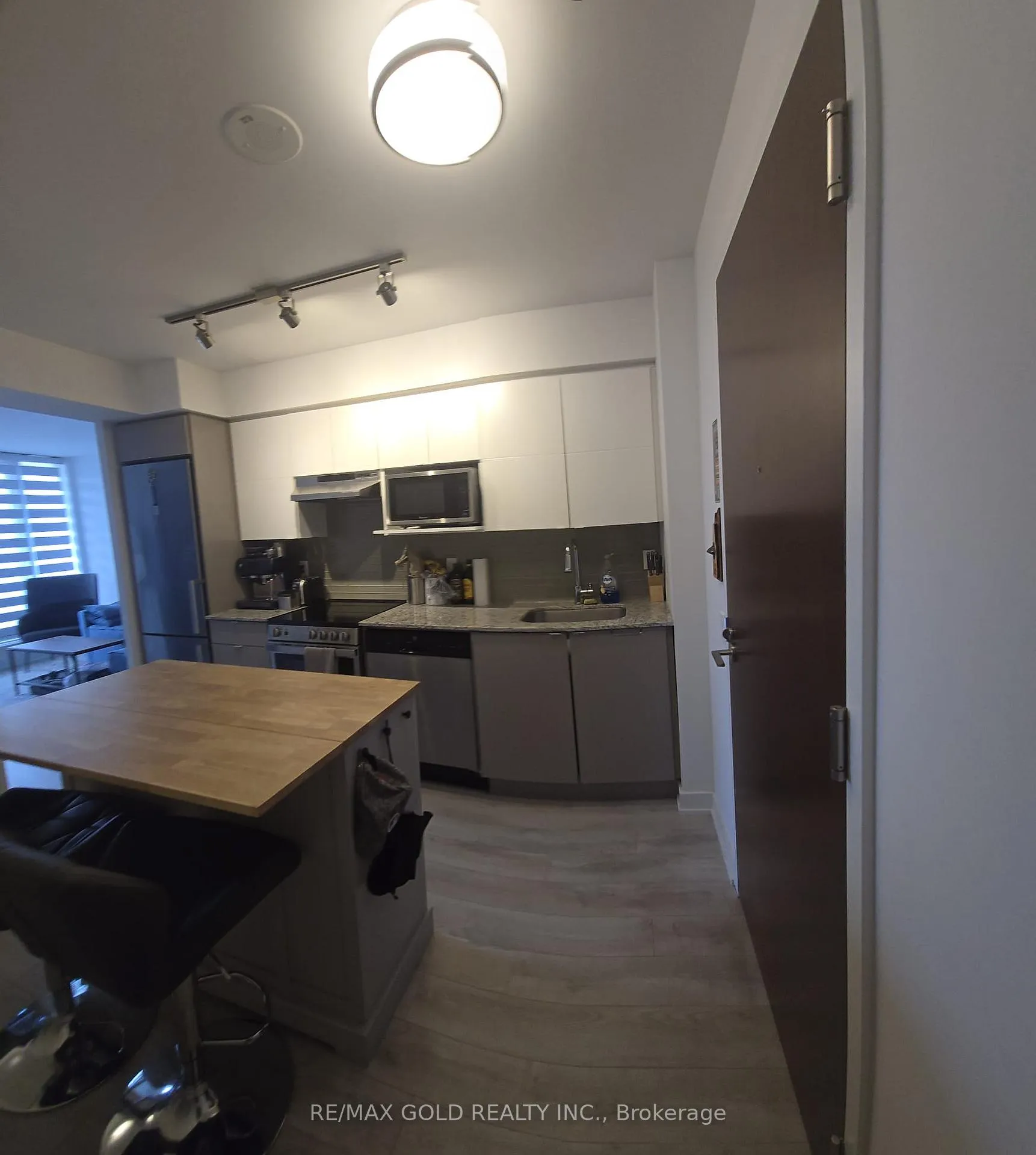 Photo 2 of Unit 810, 120 Varna Drive S, Toronto, Englemount-Lawrence — HOMEH