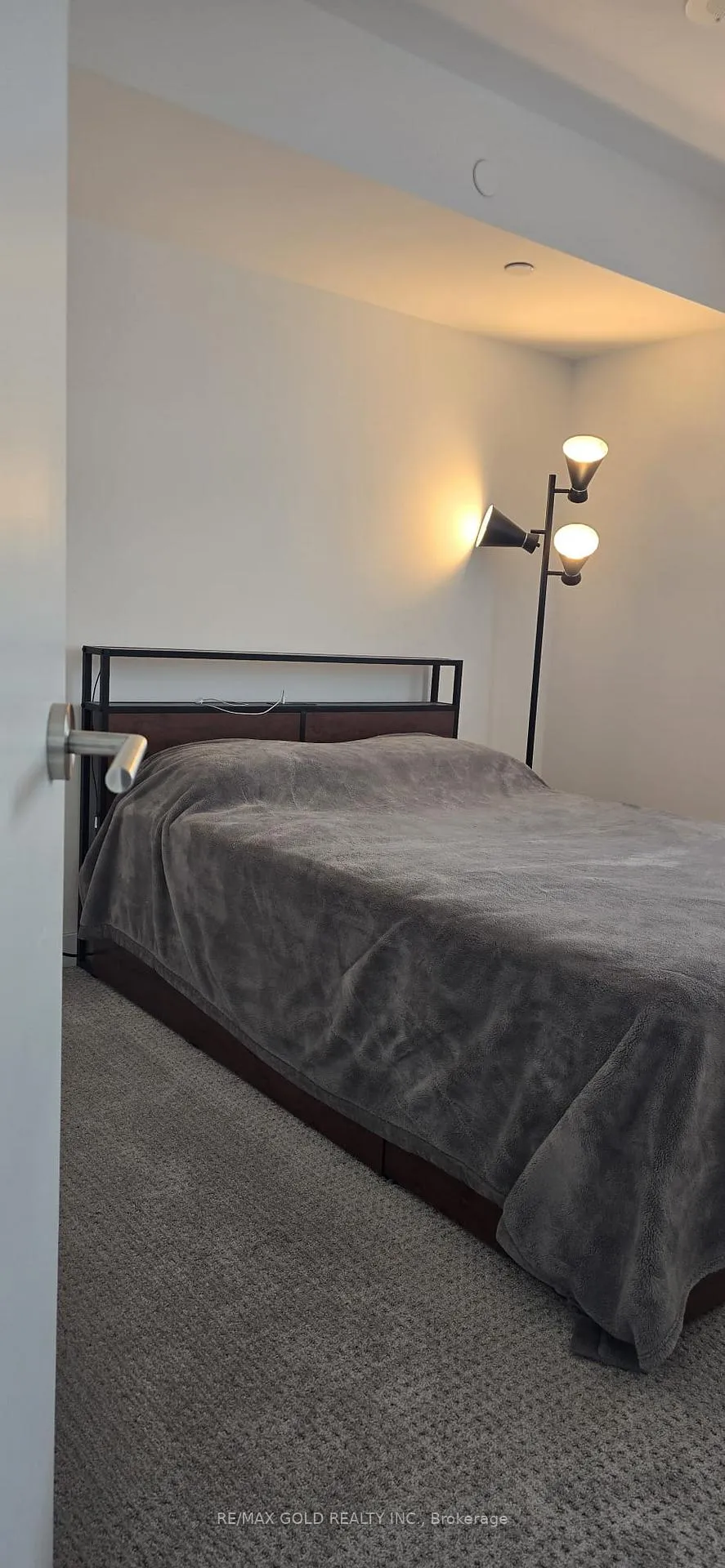 Photo 8 of Unit 810, 120 Varna Drive S, Toronto, Englemount-Lawrence — HOMEH