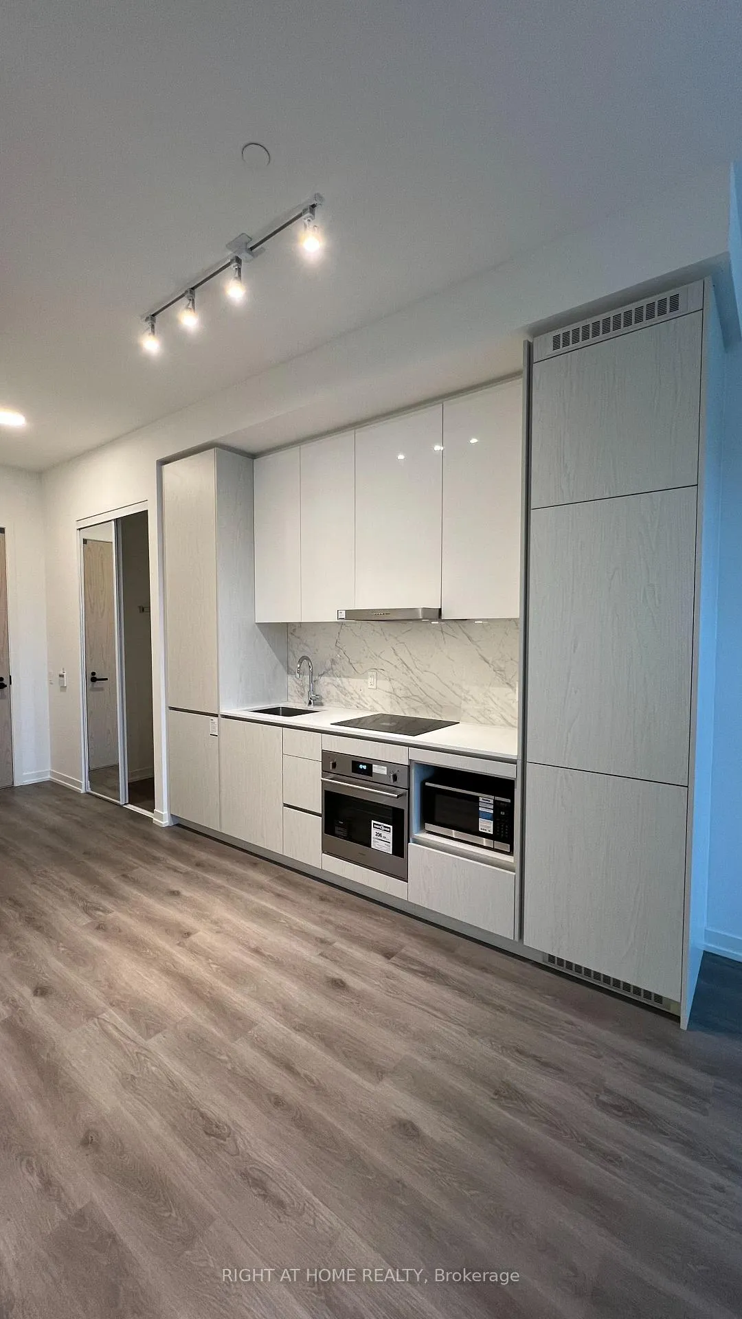 Photo 3 of Unit 202, 28 Interchange Way, Vaughan, Vaughan Corporate Centre — HOMEH