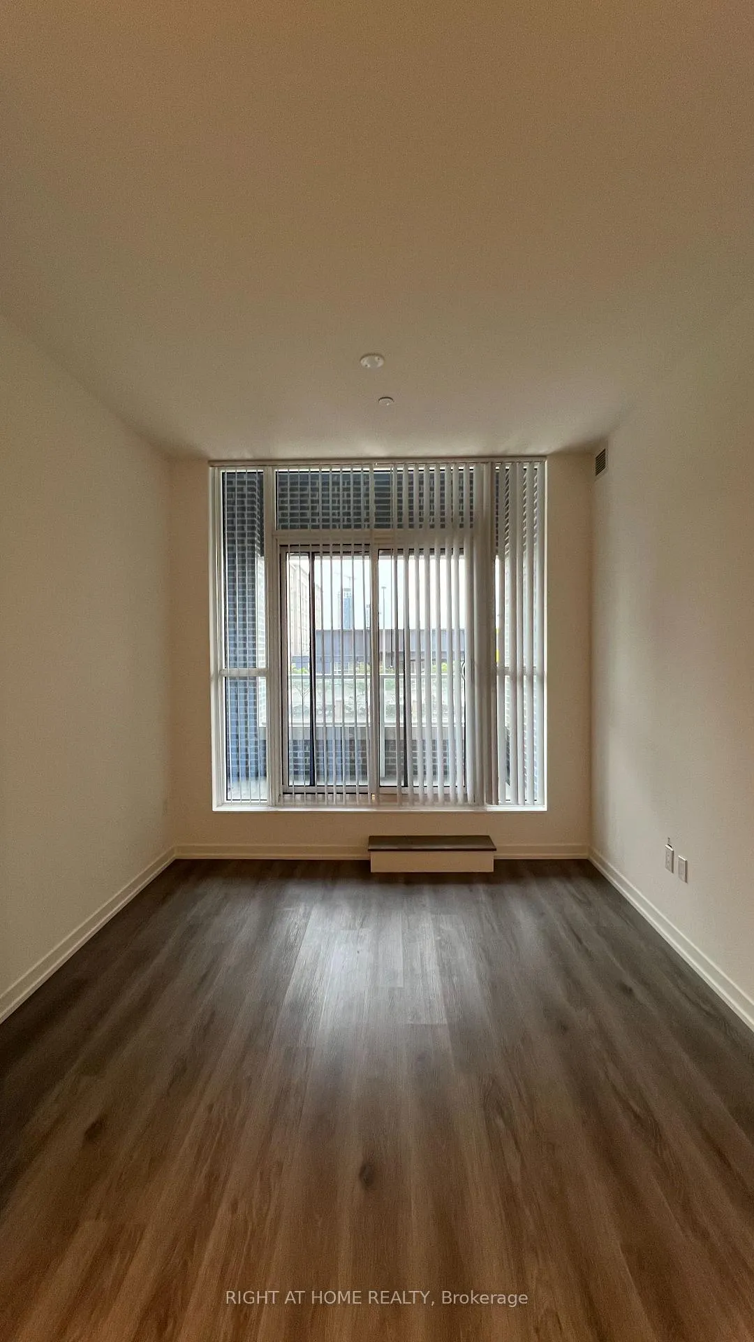 Photo 4 of Unit 202, 28 Interchange Way, Vaughan, Vaughan Corporate Centre — HOMEH