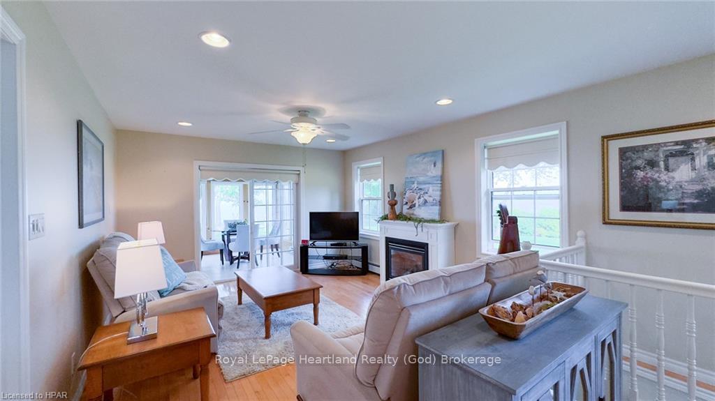 Photo 8 of 301 Bethune Crescent, Goderich, Goderich (Town) — HOMEH
