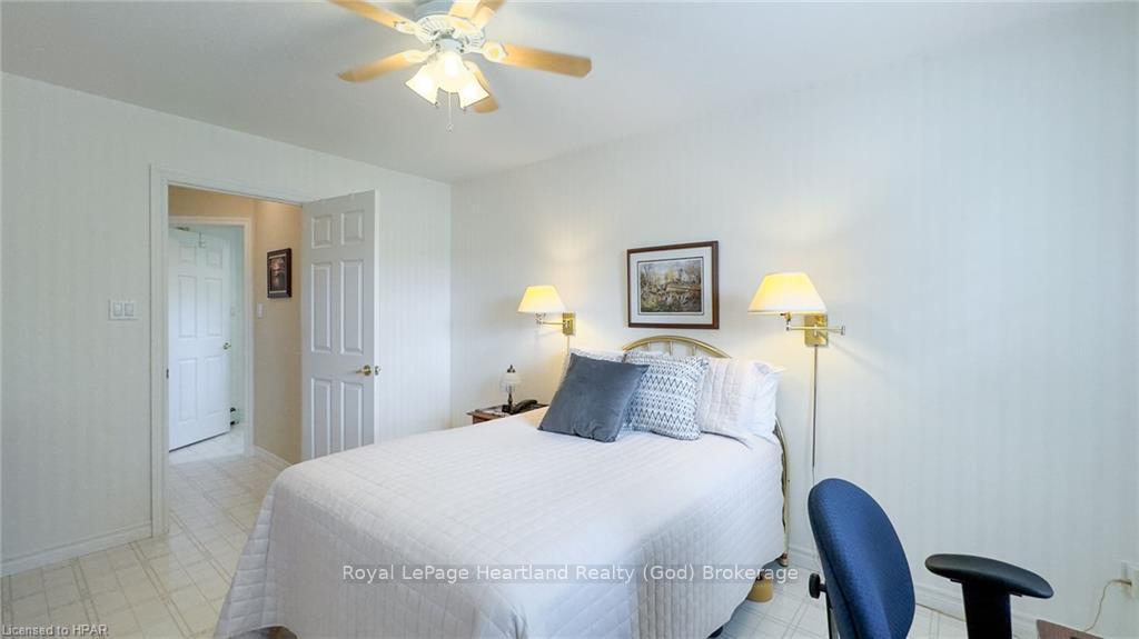 Photo 17 of 301 Bethune Crescent, Goderich, Goderich (Town) — HOMEH