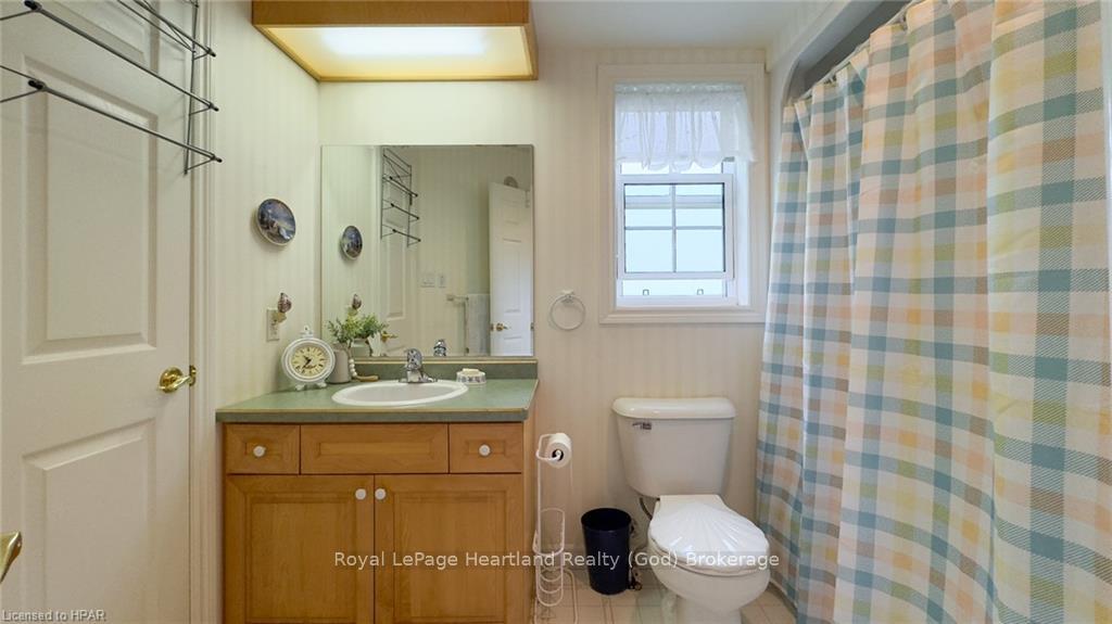 Photo 18 of 301 Bethune Crescent, Goderich, Goderich (Town) — HOMEH