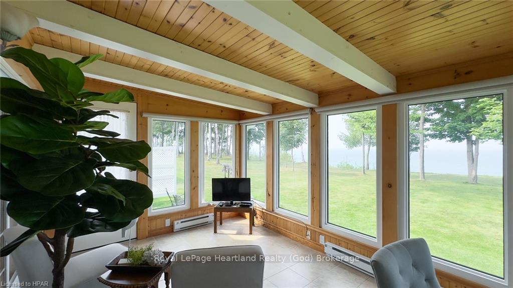 Photo 20 of 301 Bethune Crescent, Goderich, Goderich (Town) — HOMEH